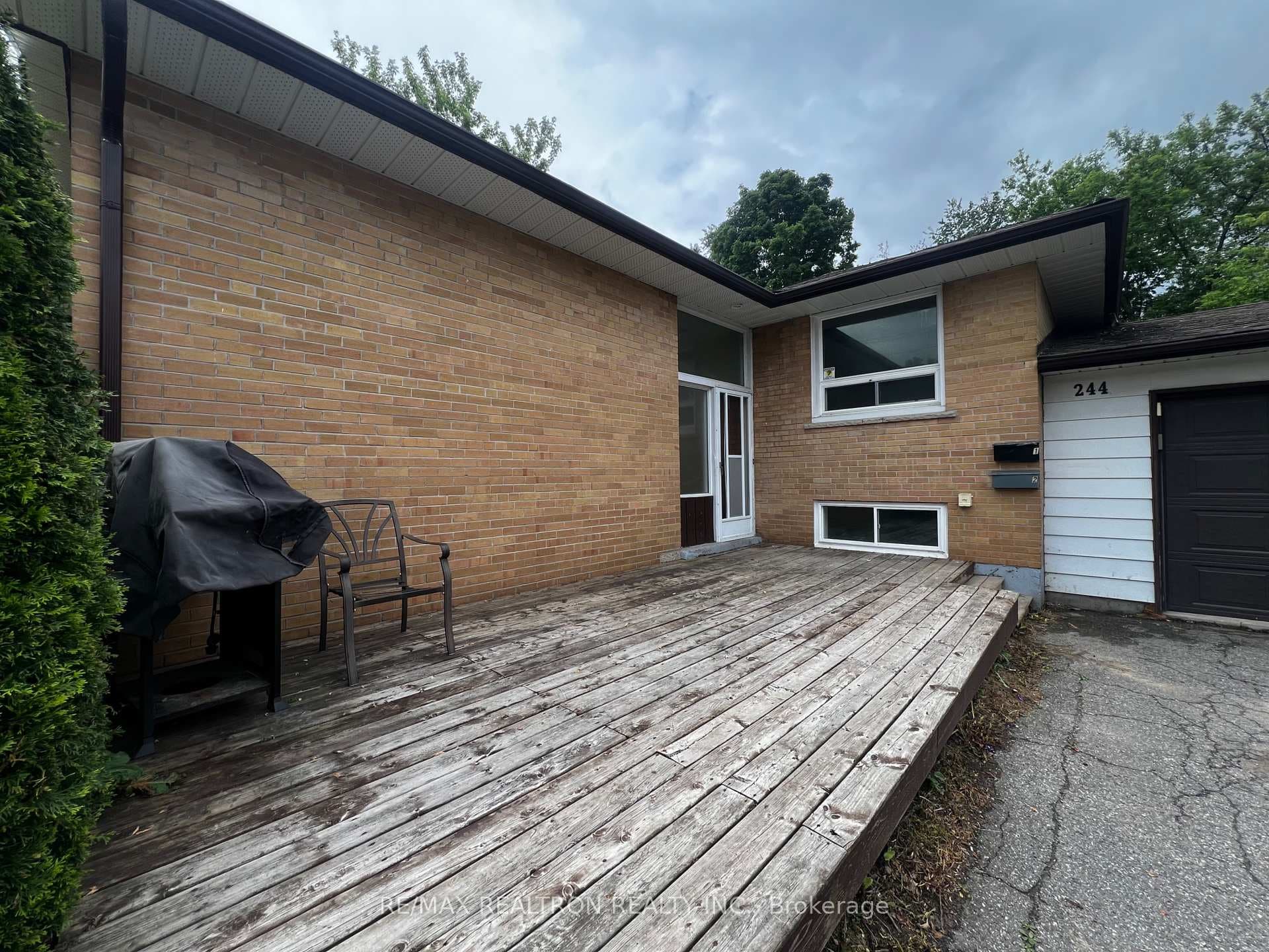 244 St Vincent Street Unit UPPER photo 2