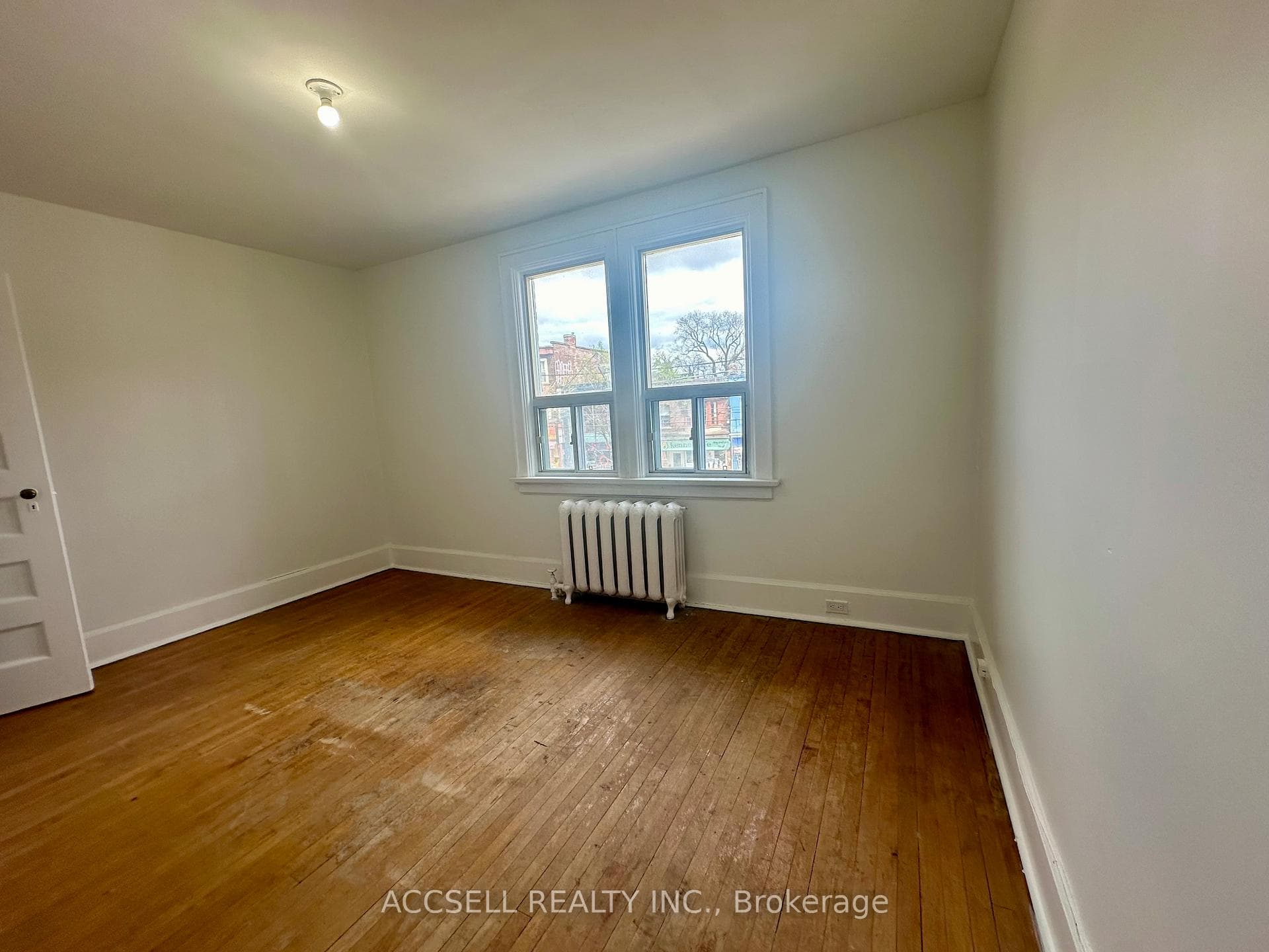 272 Roncesvalles Avenue photo 24