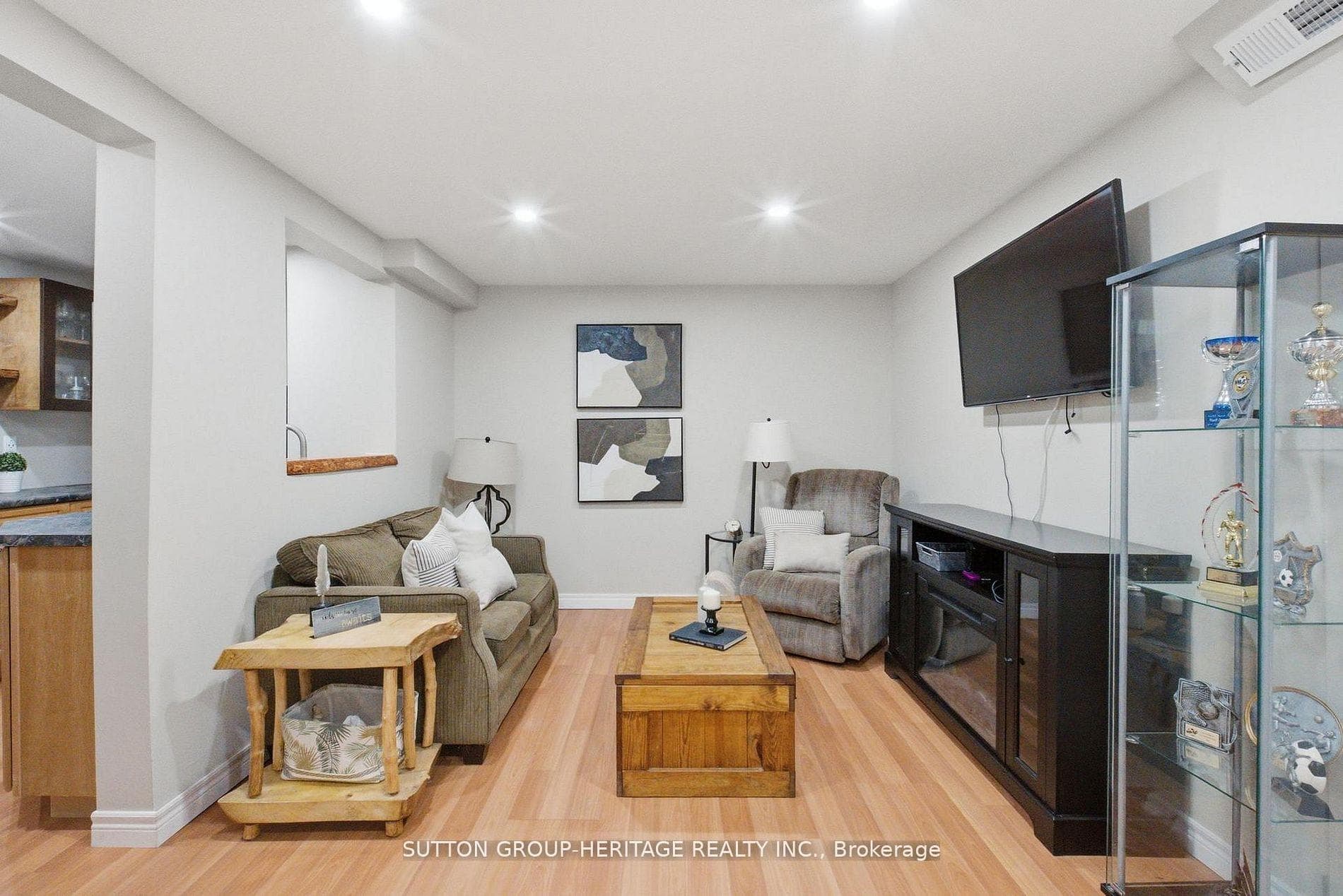 1413 Beaverbrook Court photo 23