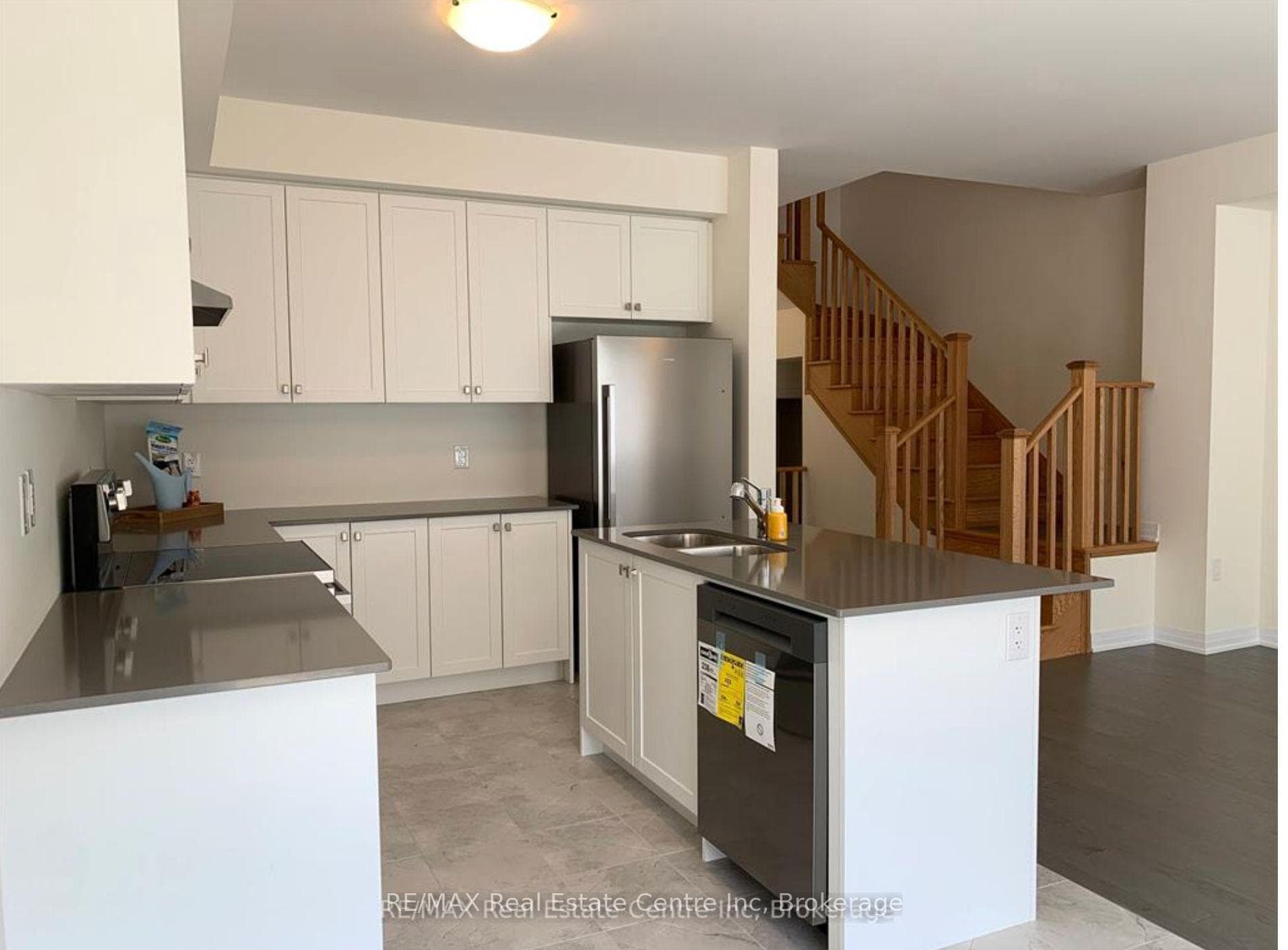 426 Adelaide Street photo 6