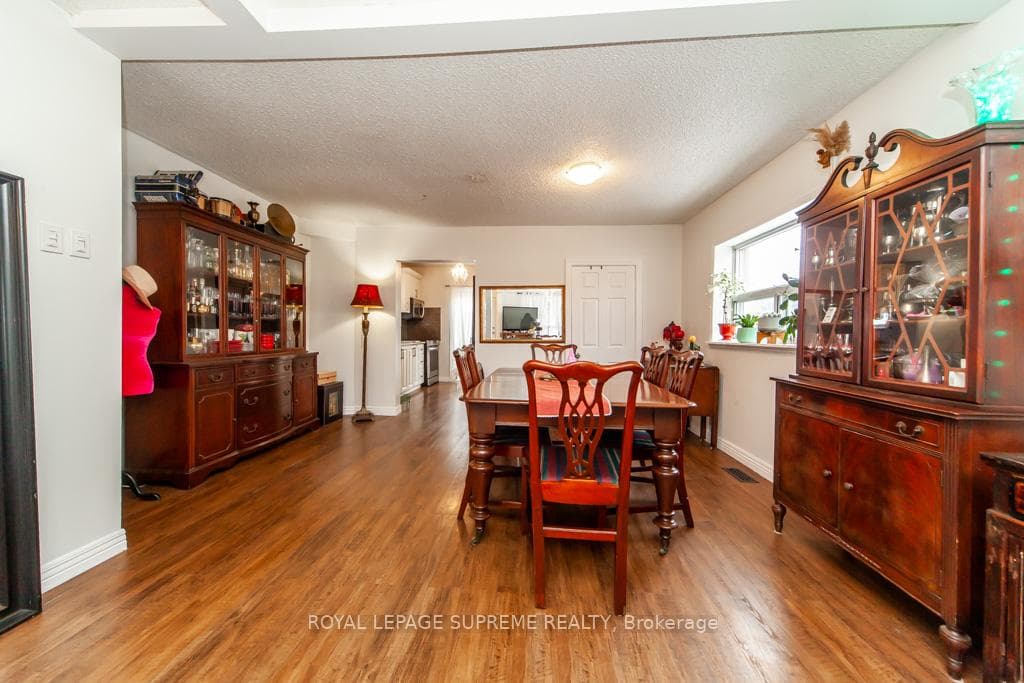 95 Silverthorn Avenue photo 8