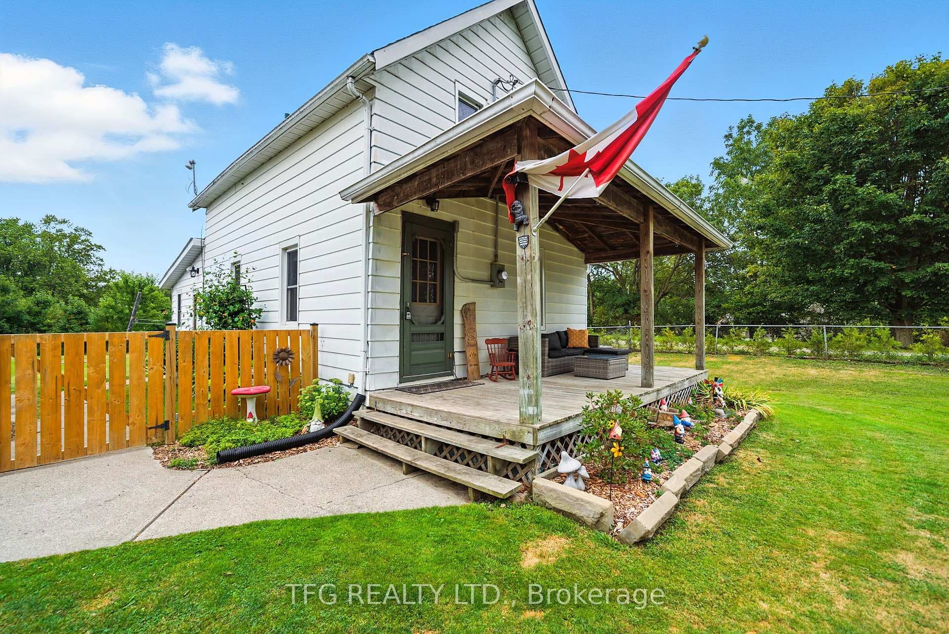 155 Ontario Street photo 5