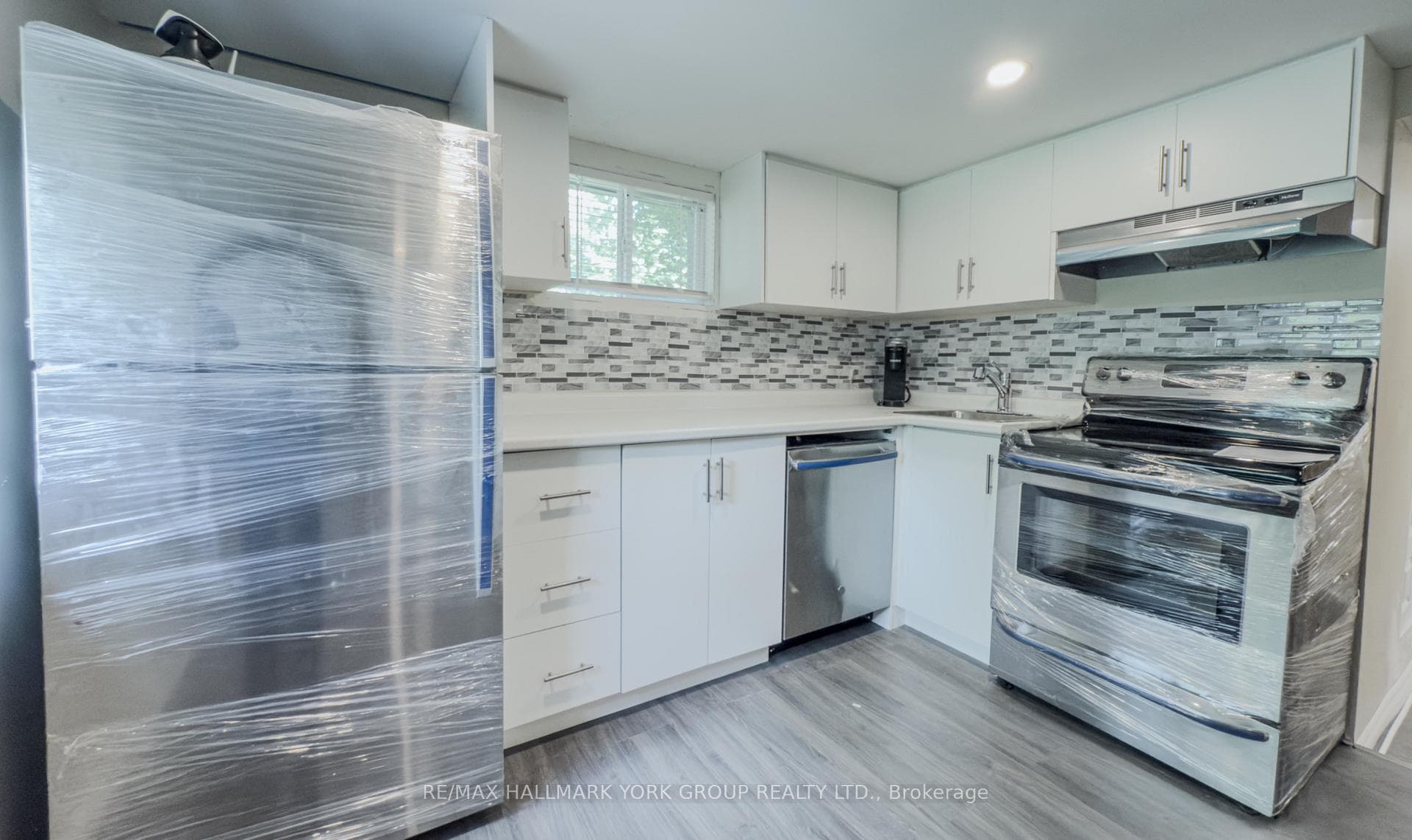 6072 Hillsdale Drive Unit Lower photo 4