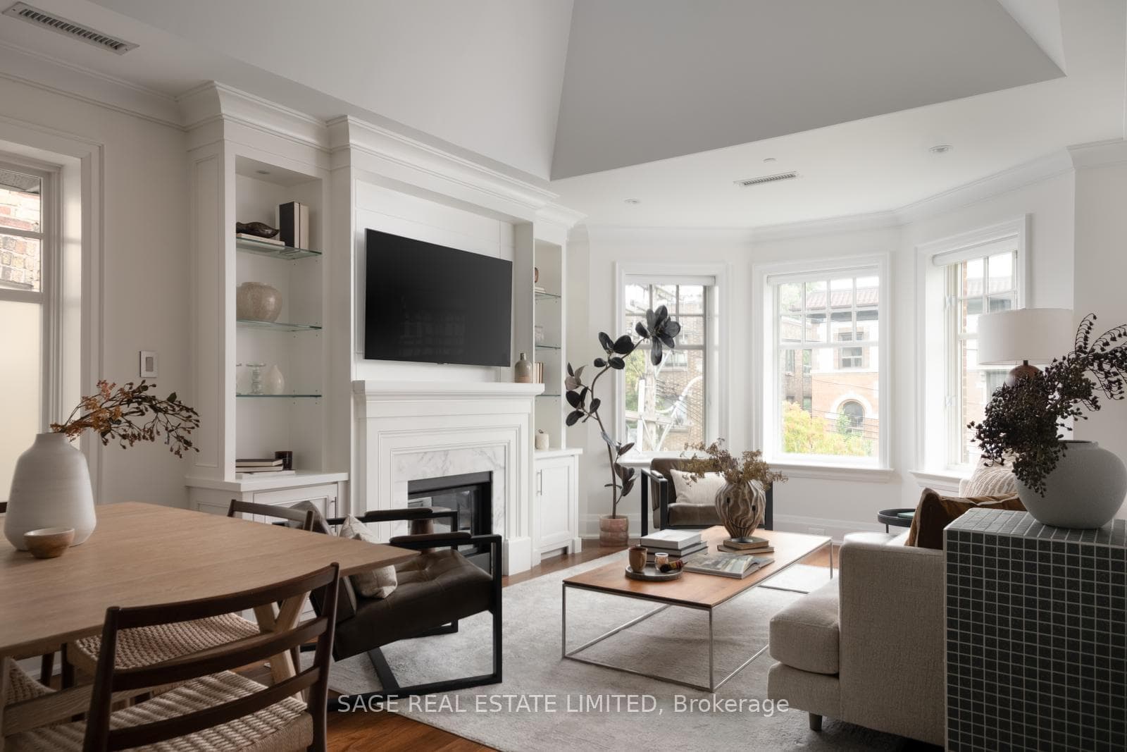 319 Lonsdale Road Unit 3D photo 4