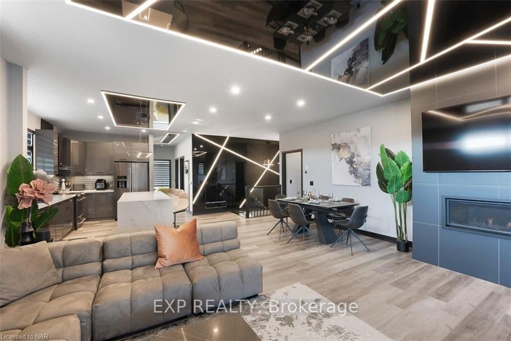 300 RICHMOND Street Unit 17 photo 12