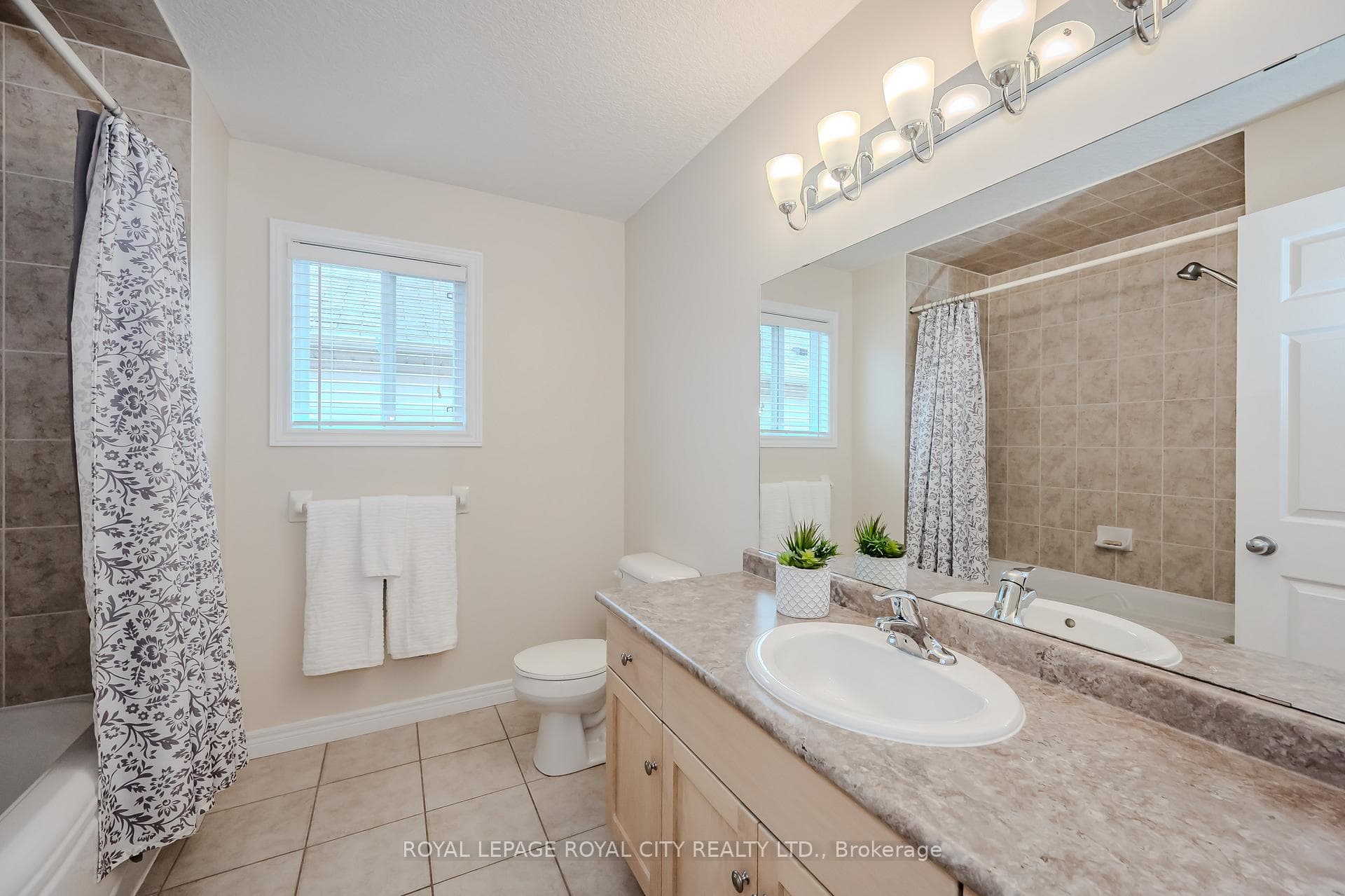 9 Henderson Drive photo 24