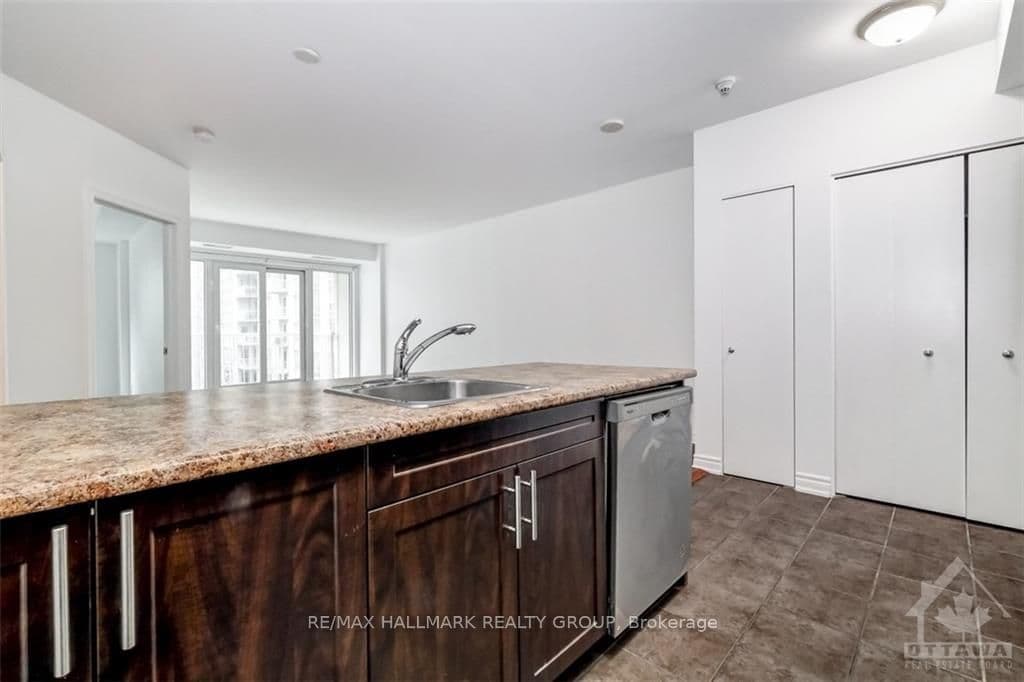 234 RIDEAU Street Unit 1105 photo 16