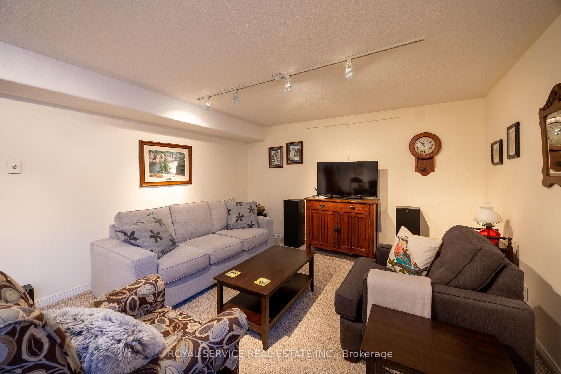 877 Wentworth Street Unit 6 photo 29