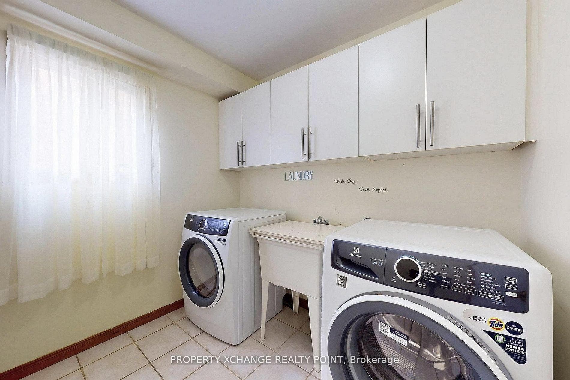 69 Jacqueline Boulevard photo 25