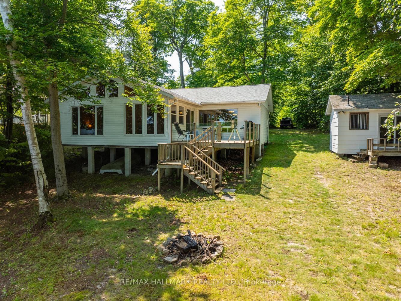614 Oakpoint Road photo 1