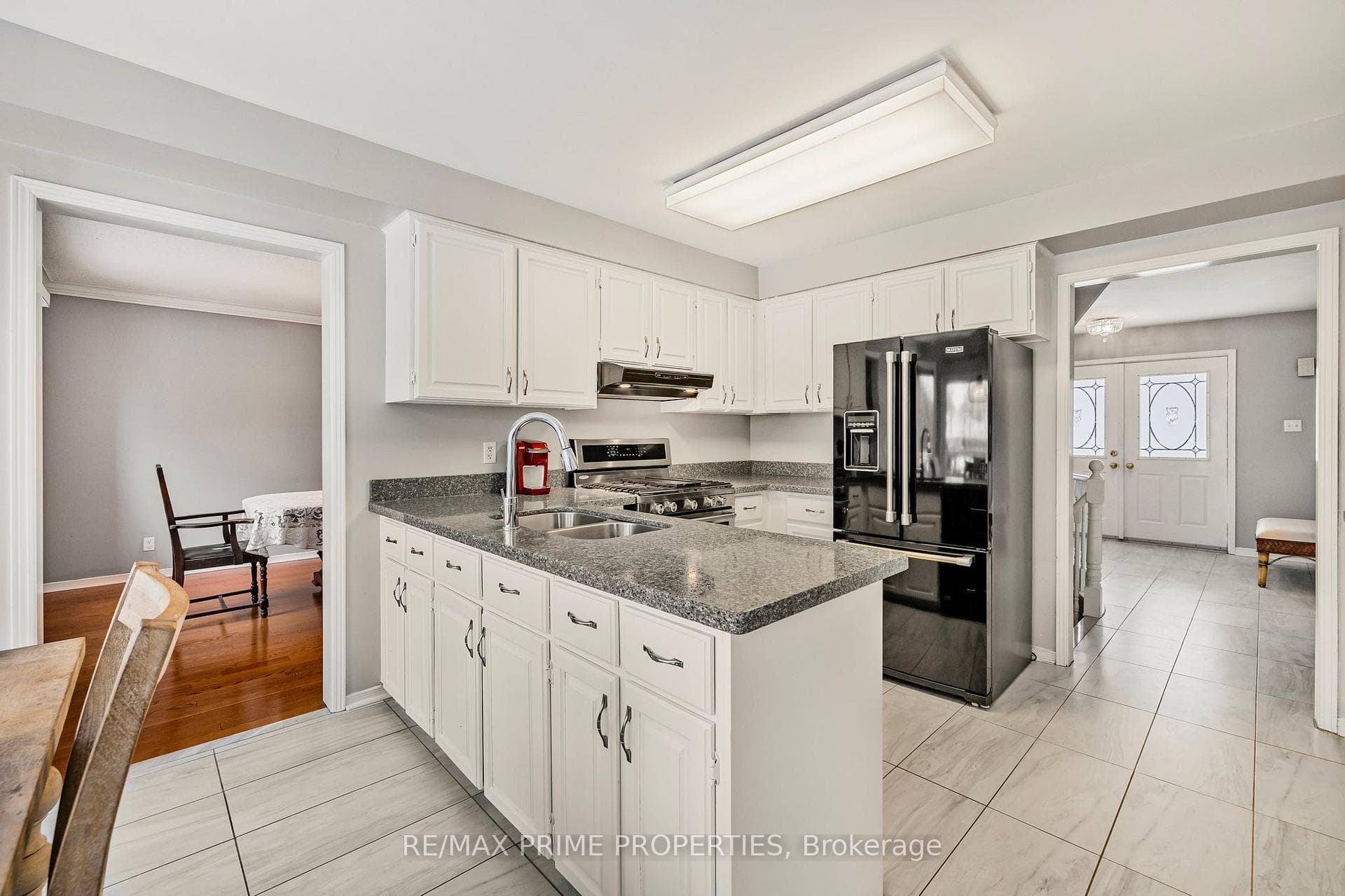 1630 Mount Albert Road photo 7