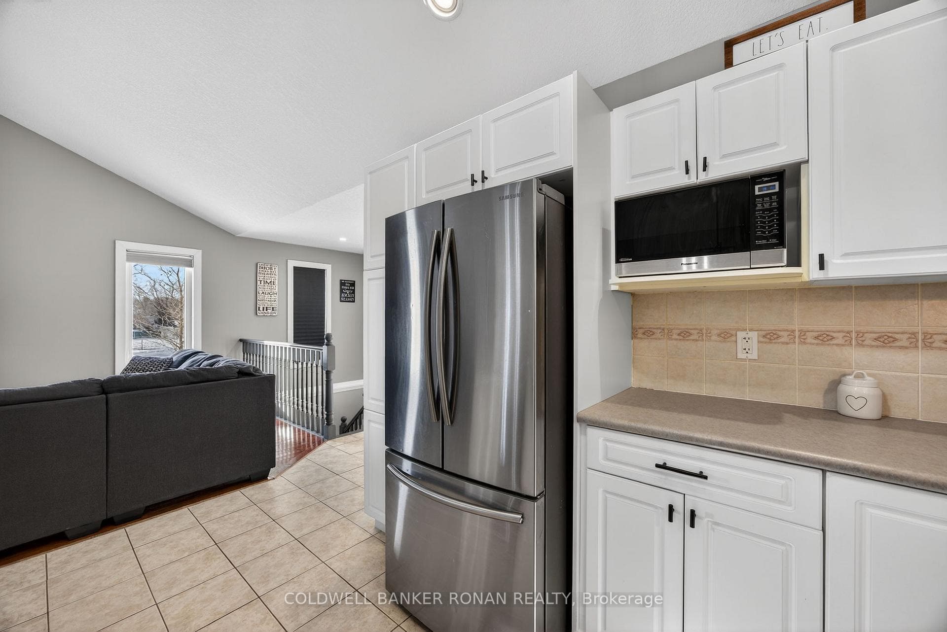 57 Cowan Avenue photo 10