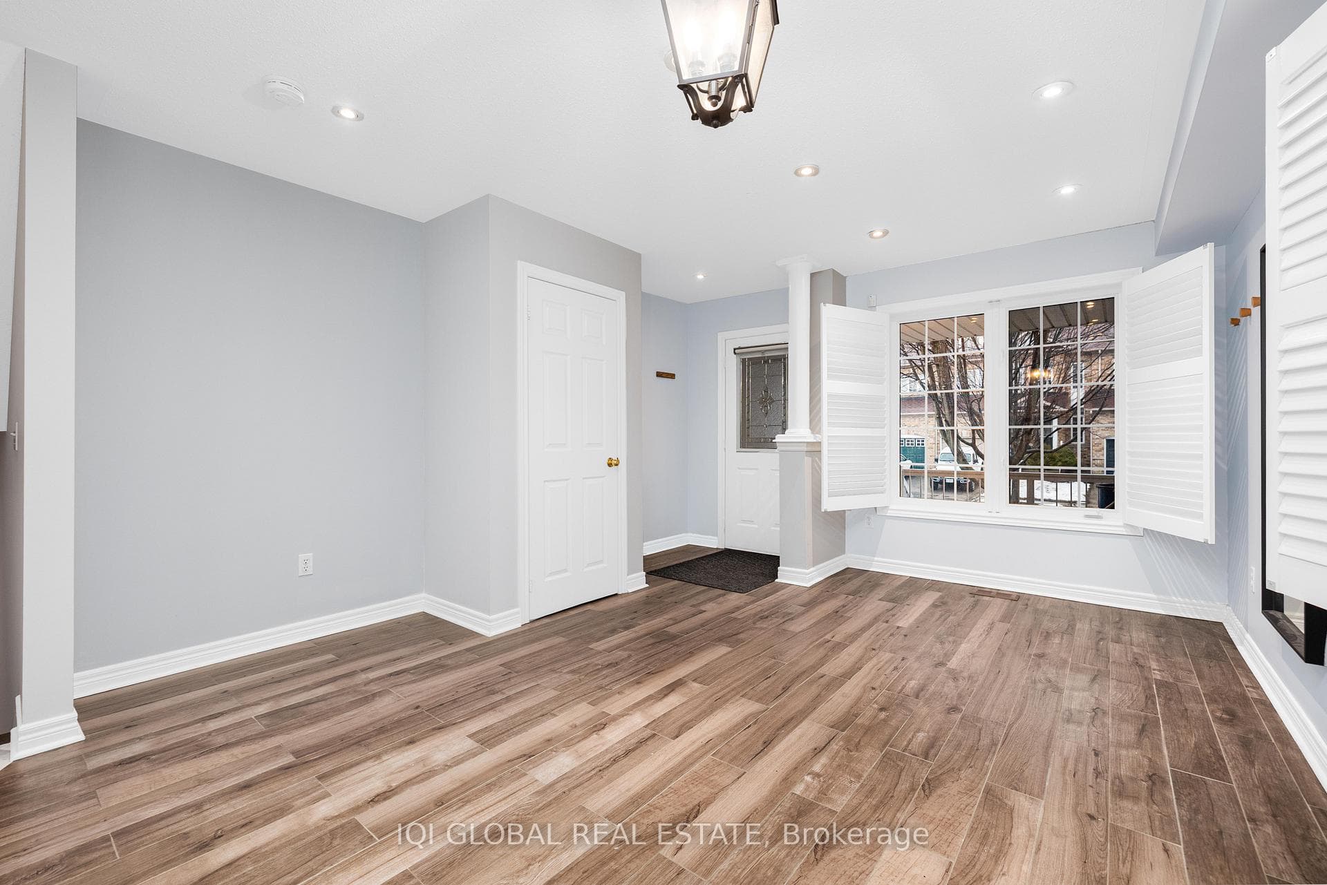 72 Park Place Drive photo 3