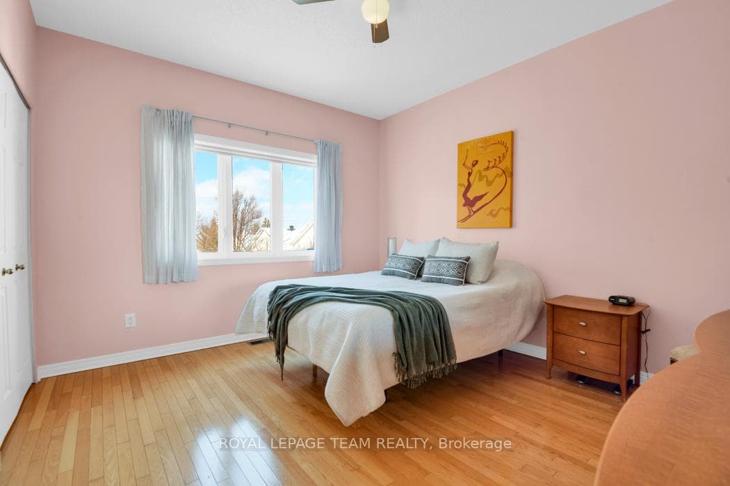 1581 Belleterre Street photo 15