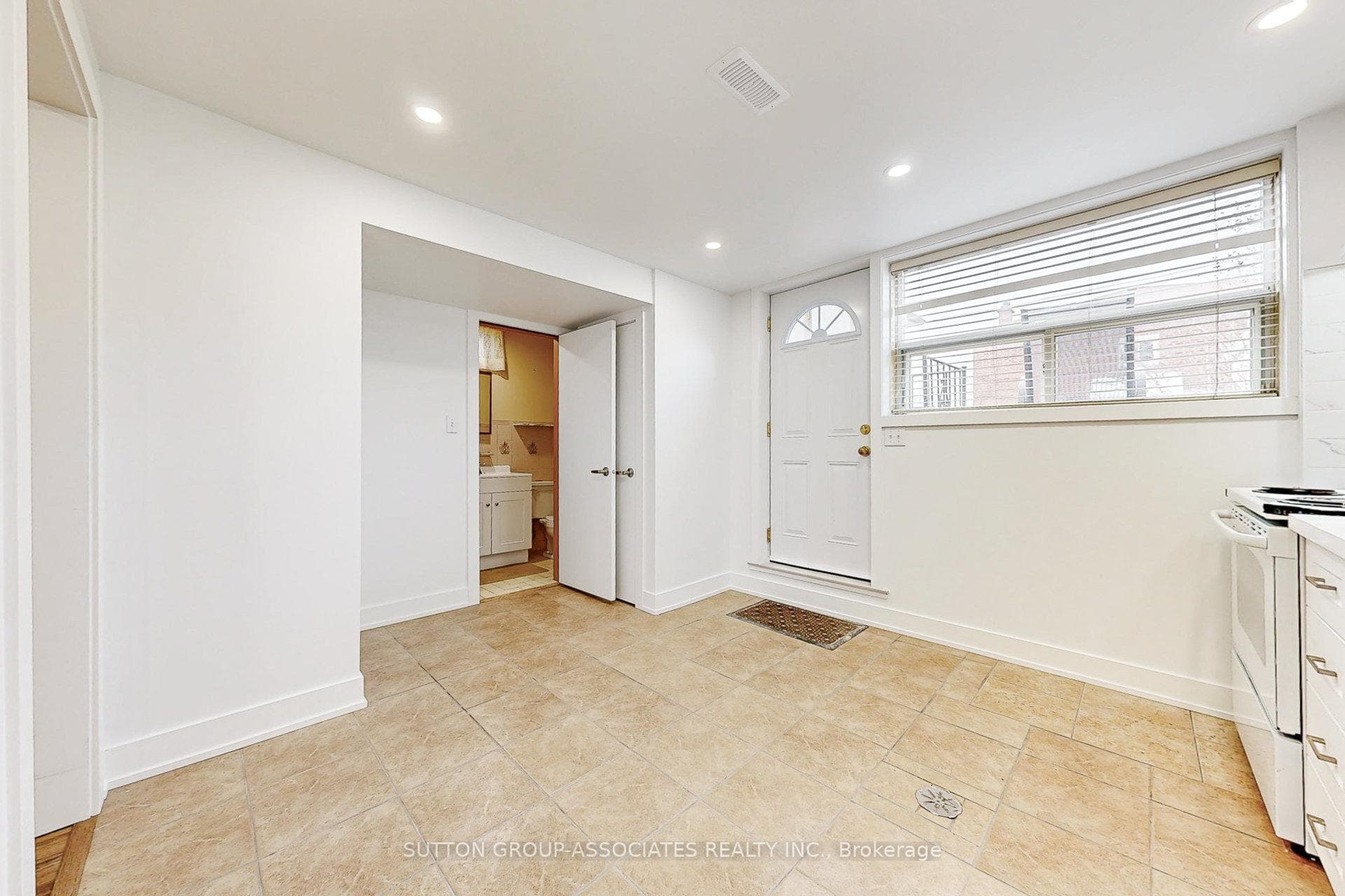 22 Woodenhill Court photo 36