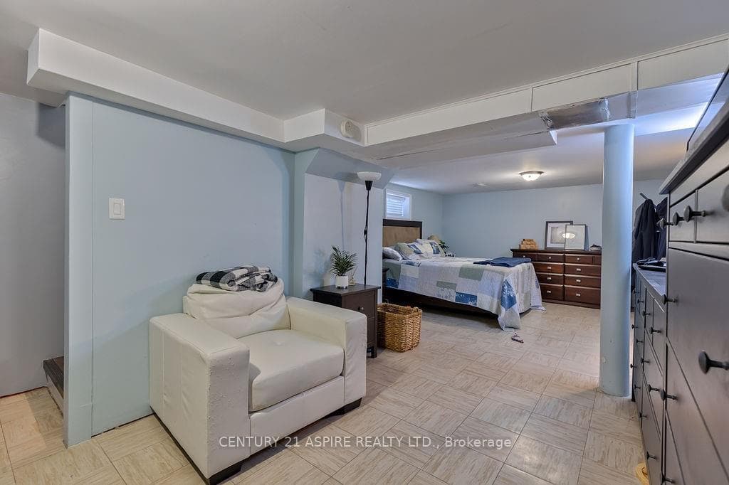 131 IRVING Street photo 17
