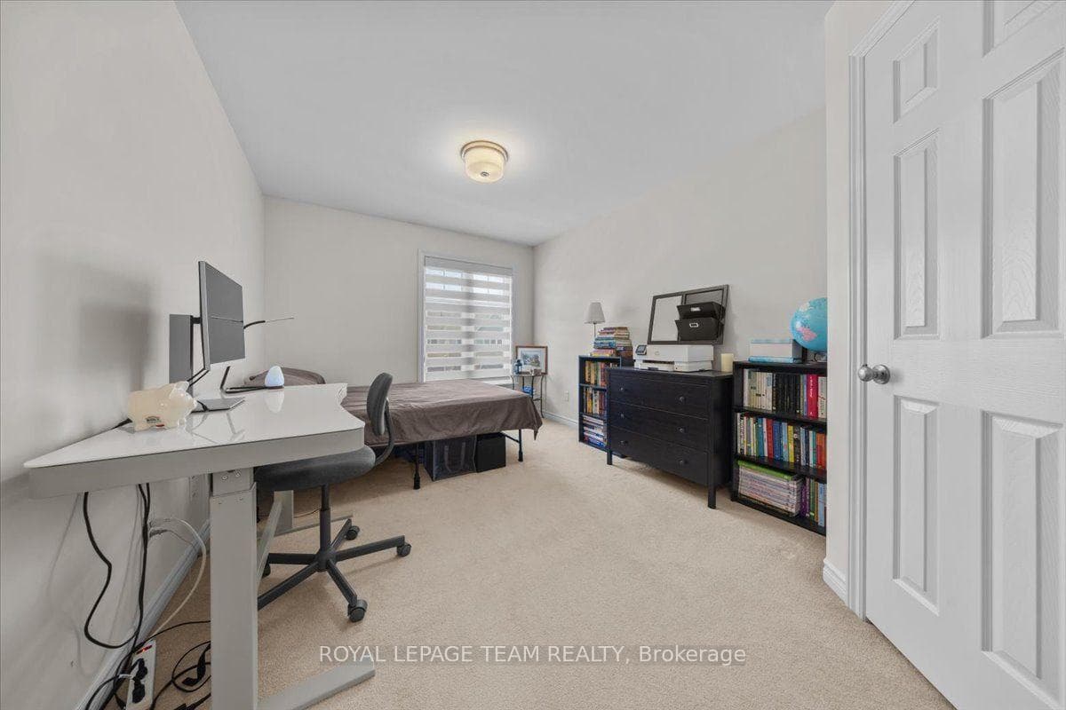 552 Jackdaw Avenue photo 22