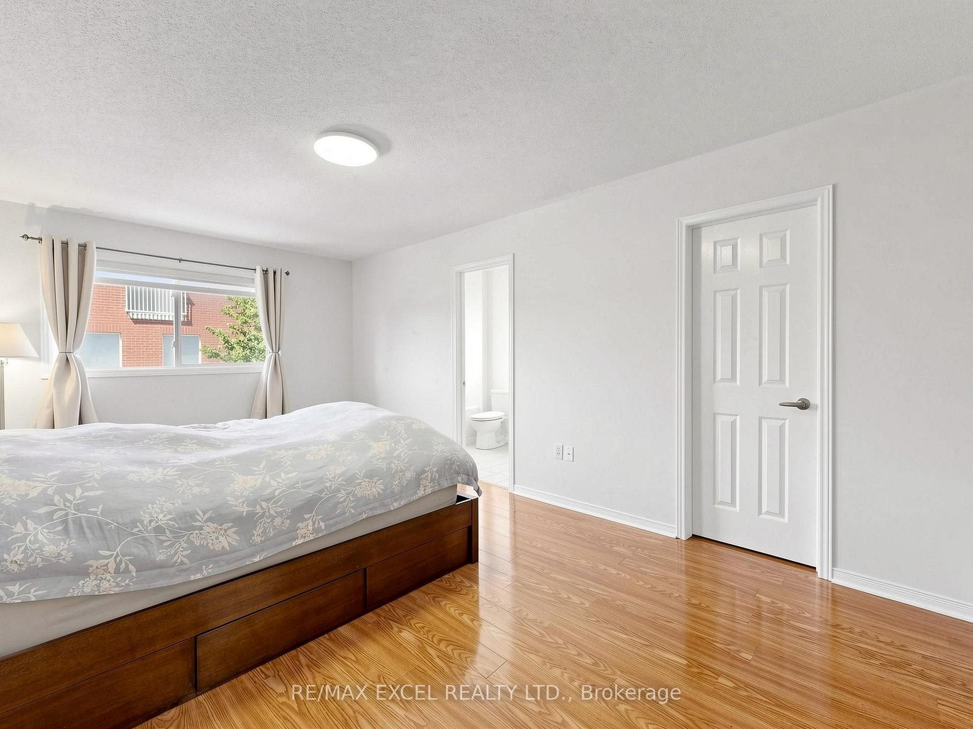 6 Barr Crescent photo 18