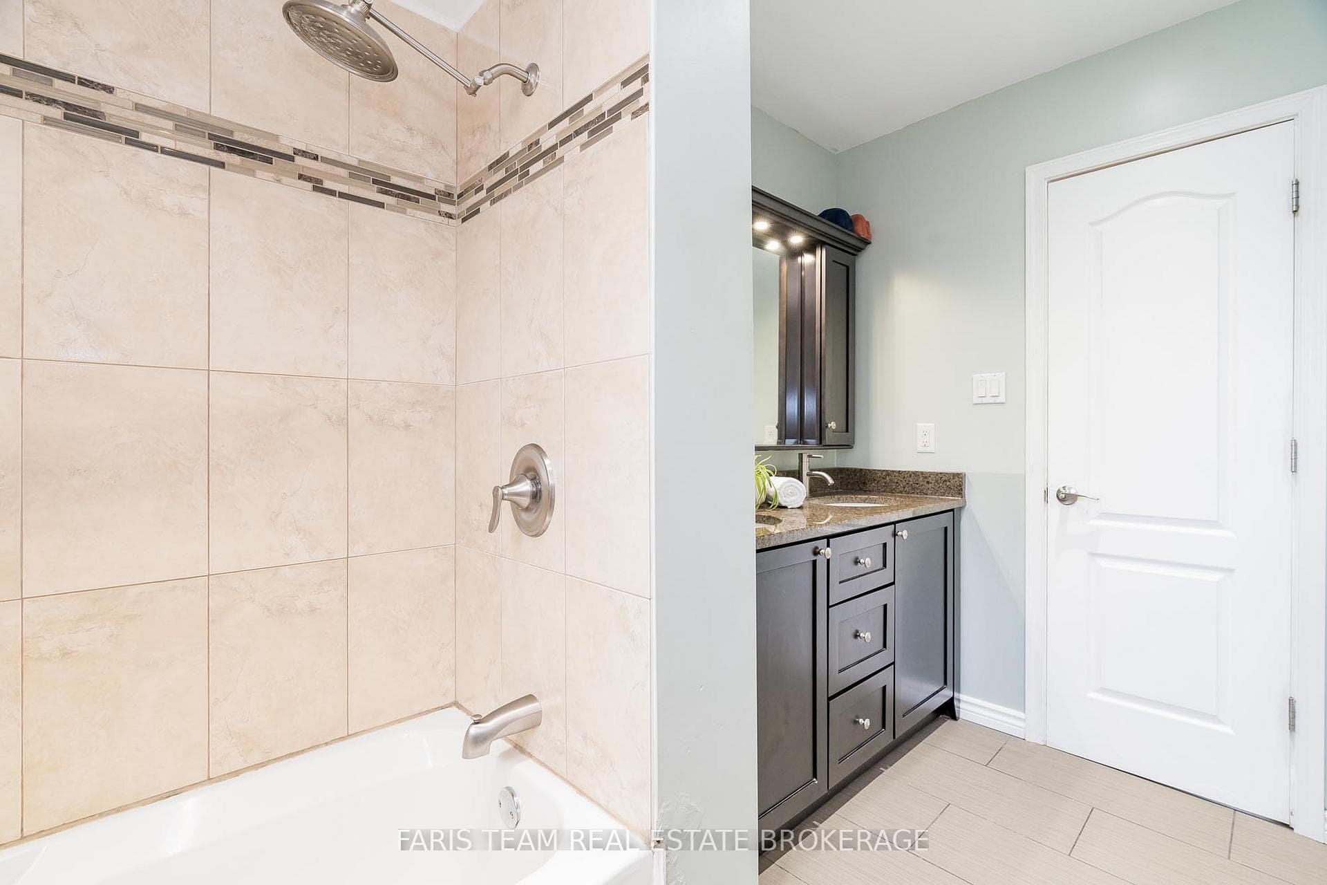 7 Gowan Road photo 24