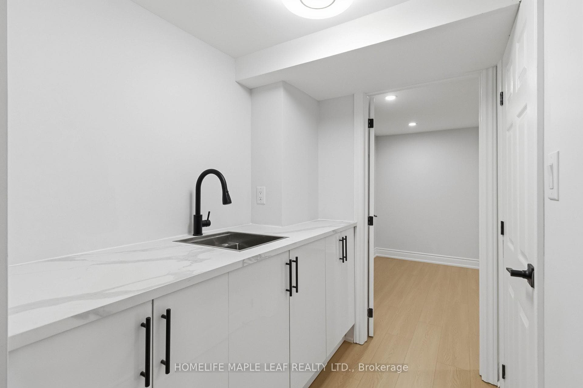 90 Burgby Avenue photo 37