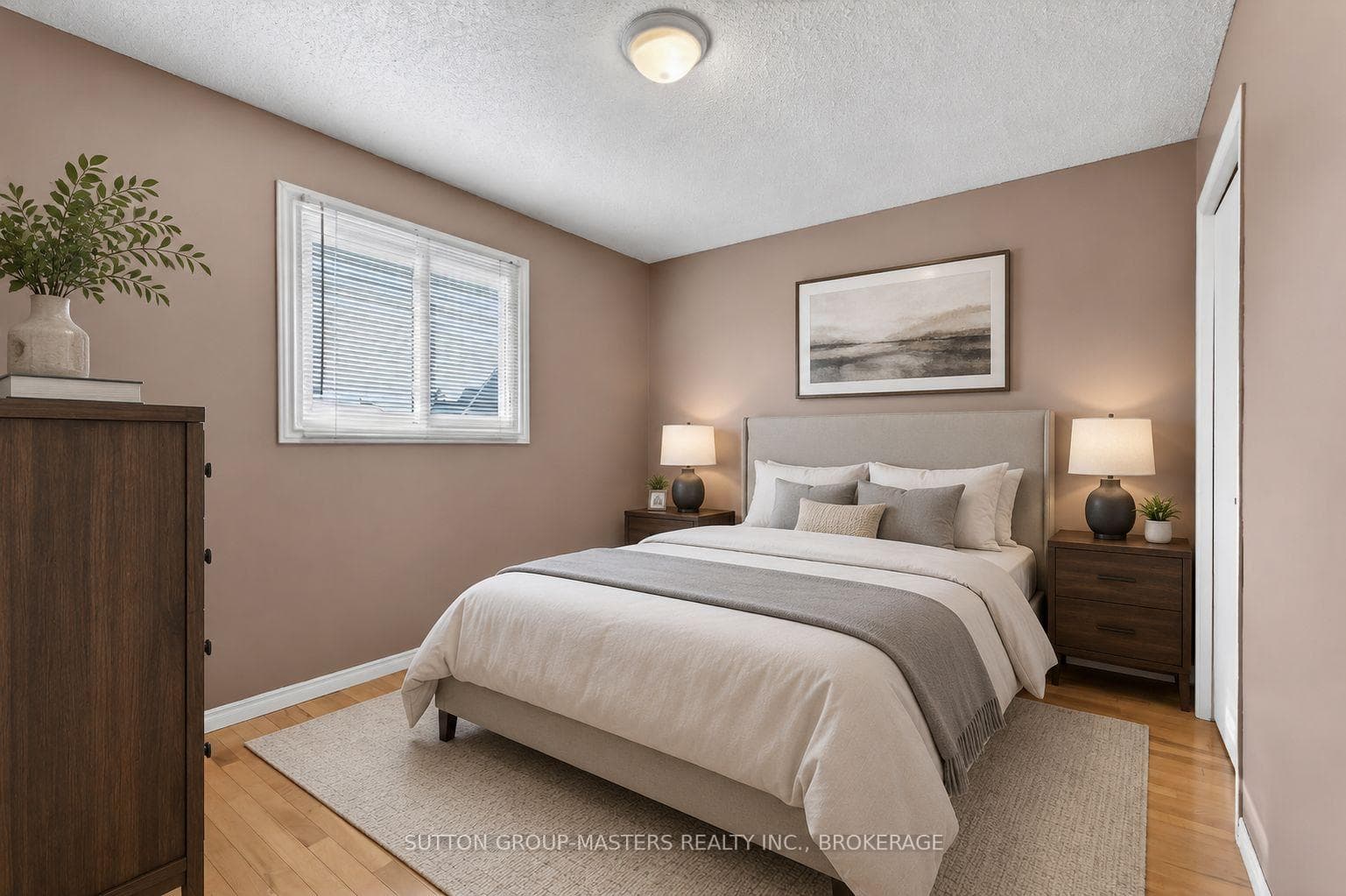 1080 Palmerston Crescent photo 18