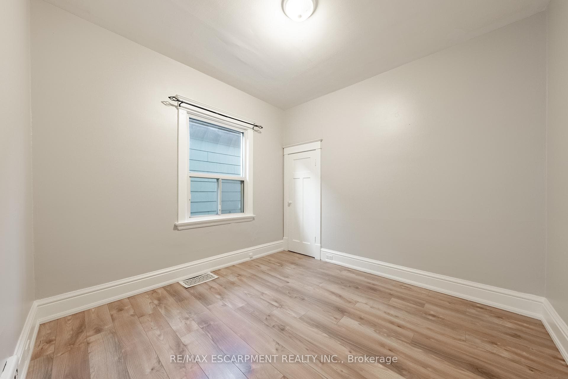16 Tragina Avenue photo 17