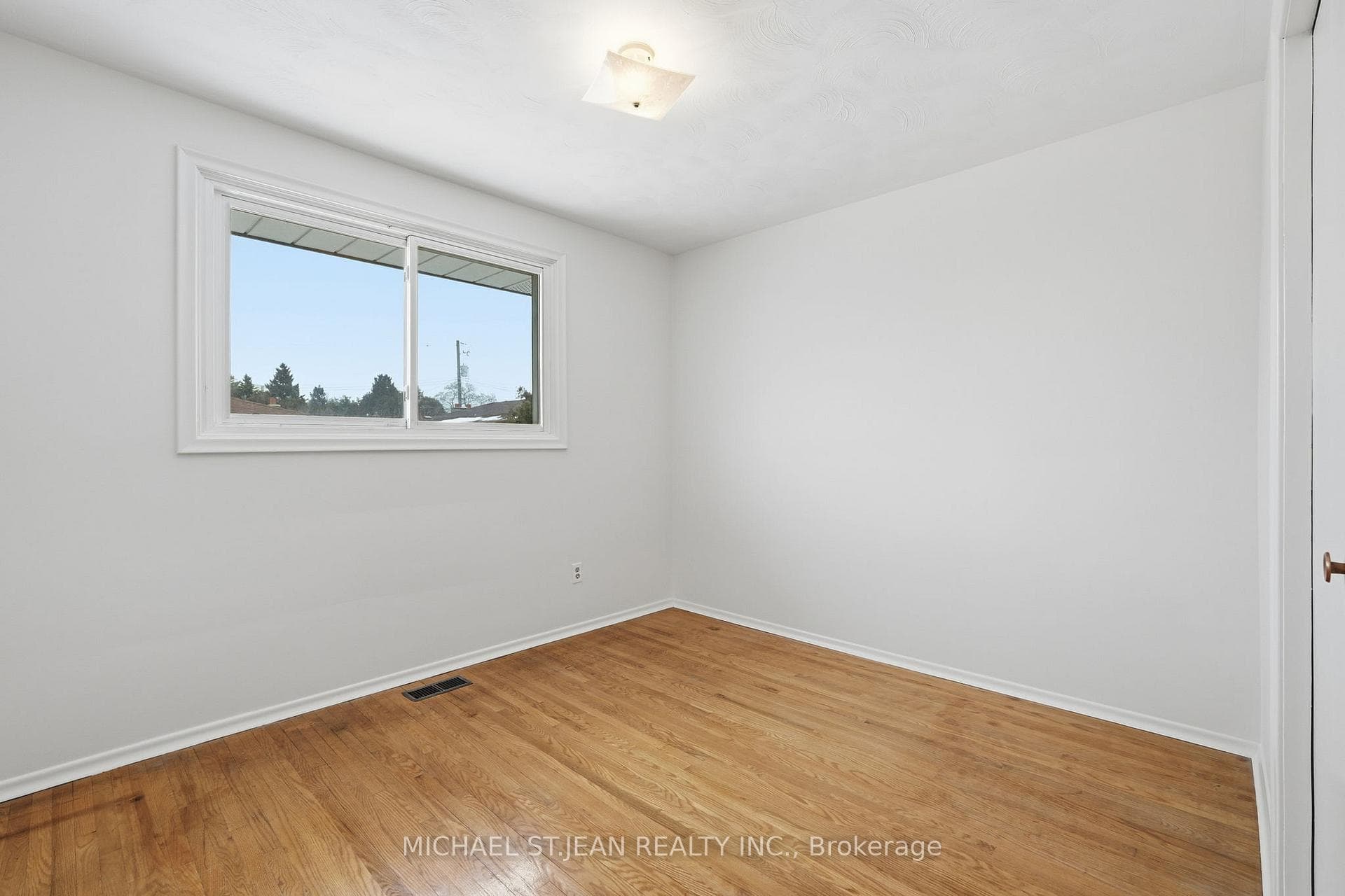 11 Glenmurray Court photo 19