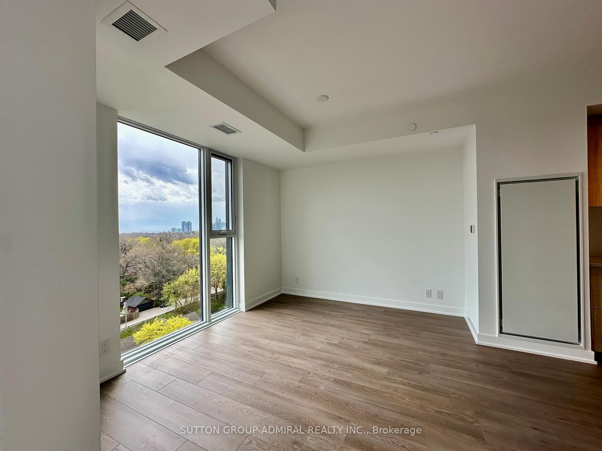 1660 Bloor Street Unit 903 photo 12