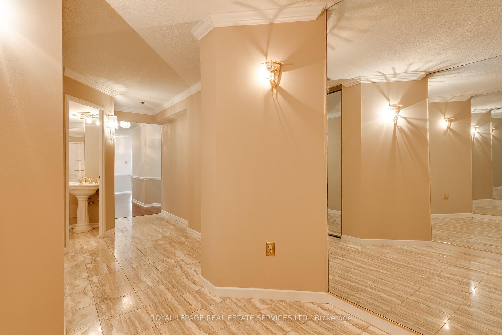 2045 Lake Shore Boulevard Unit 4503 photo 5