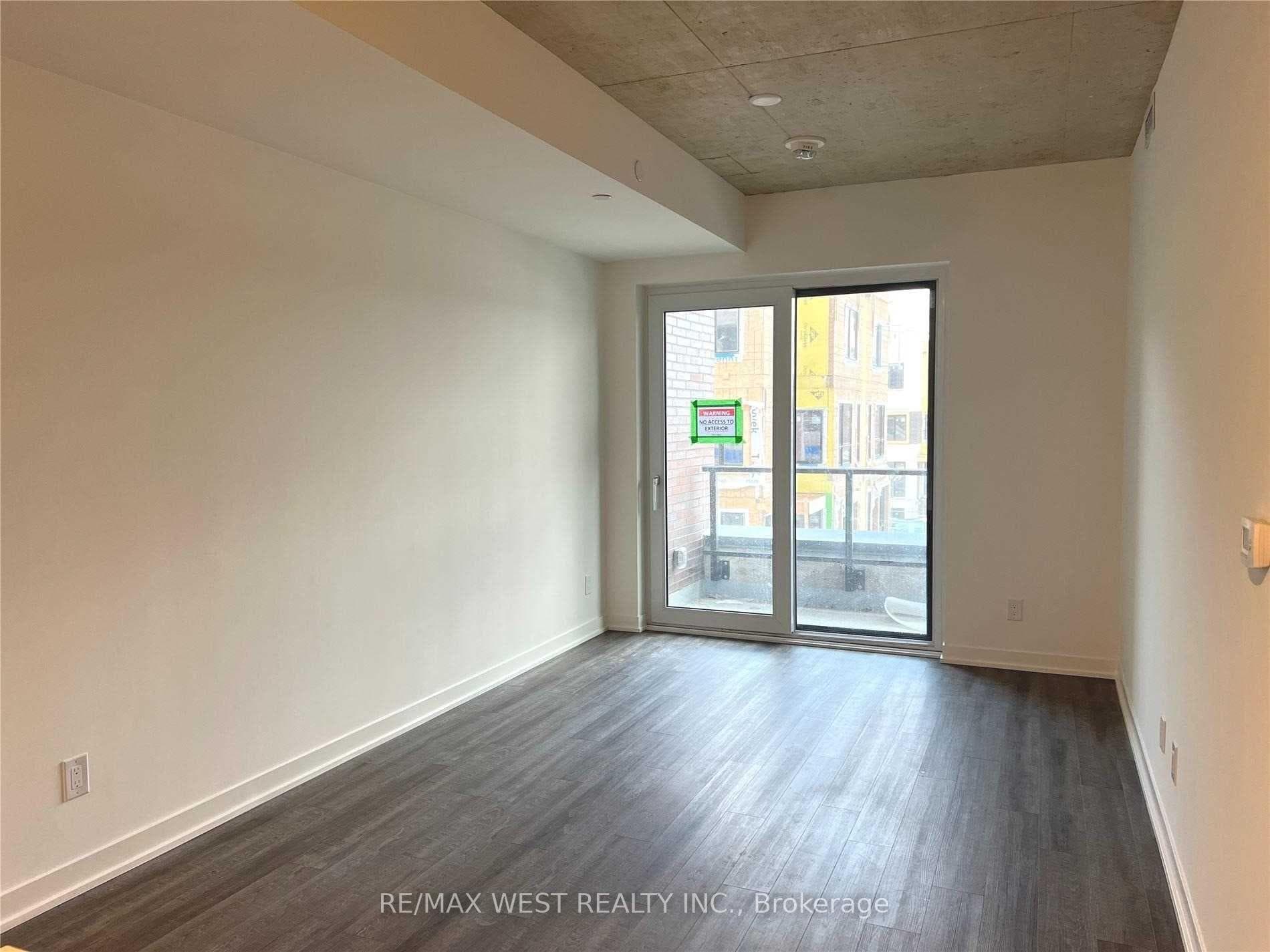 1808 St. Clair Avenue Unit 203 photo 5