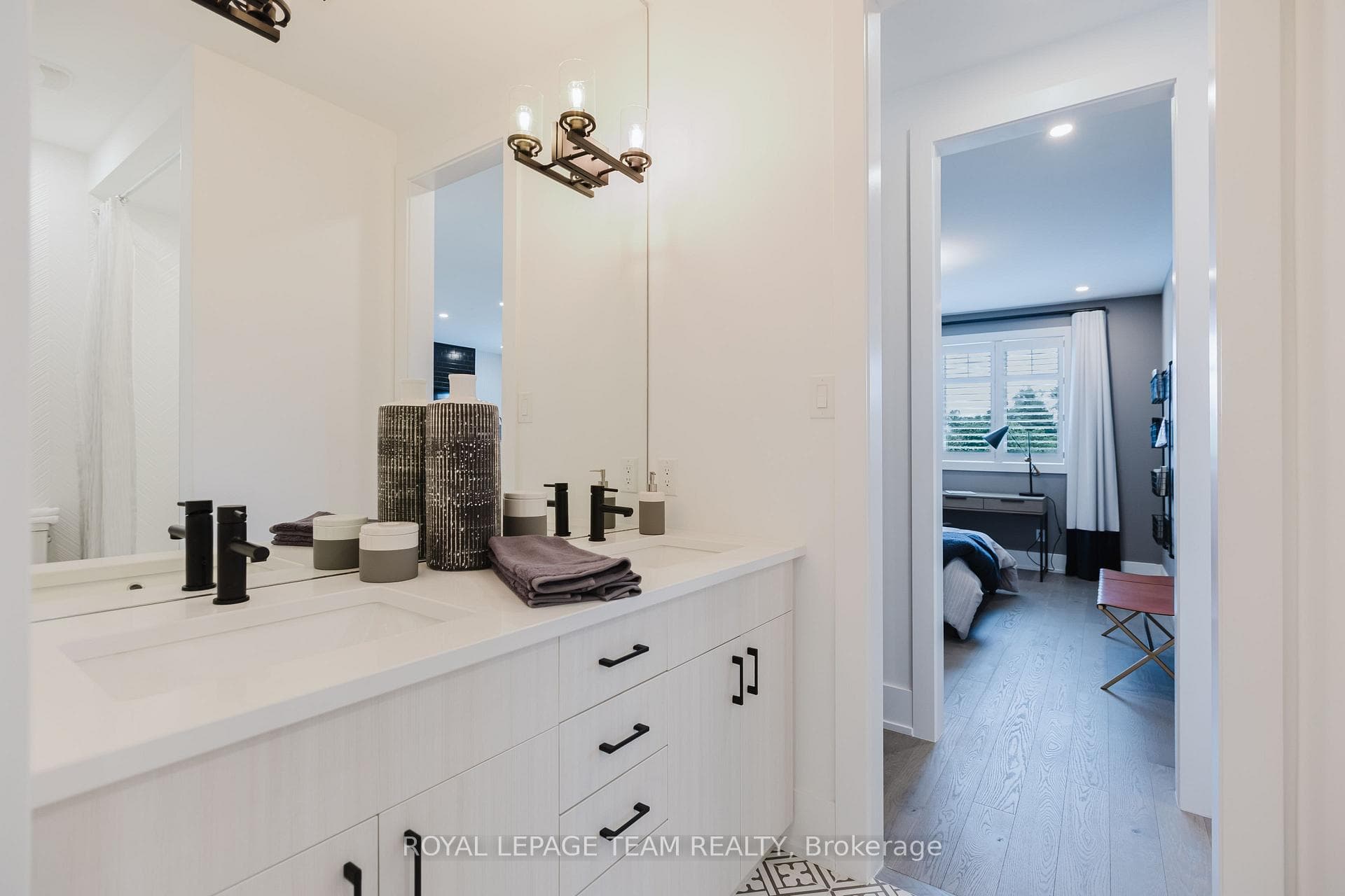 Images provided to showcase builder finishes only.