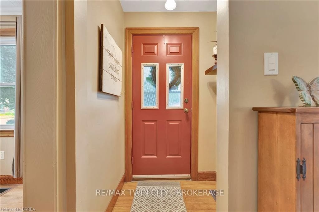 27 EVELYN Street photo 4