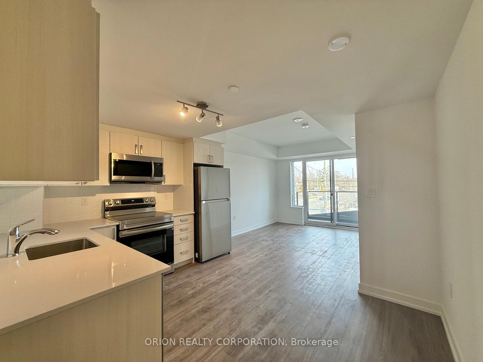 556 Marlee Avenue Unit 219 photo 11