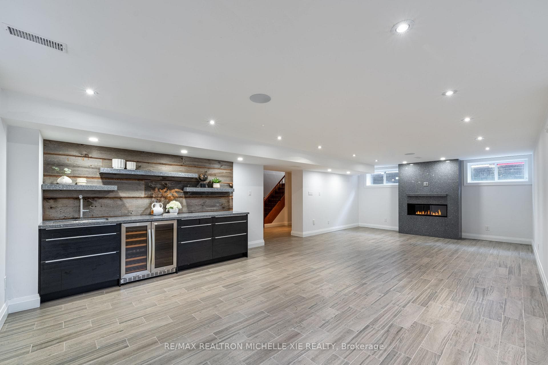 28 Addison Crescent photo 34