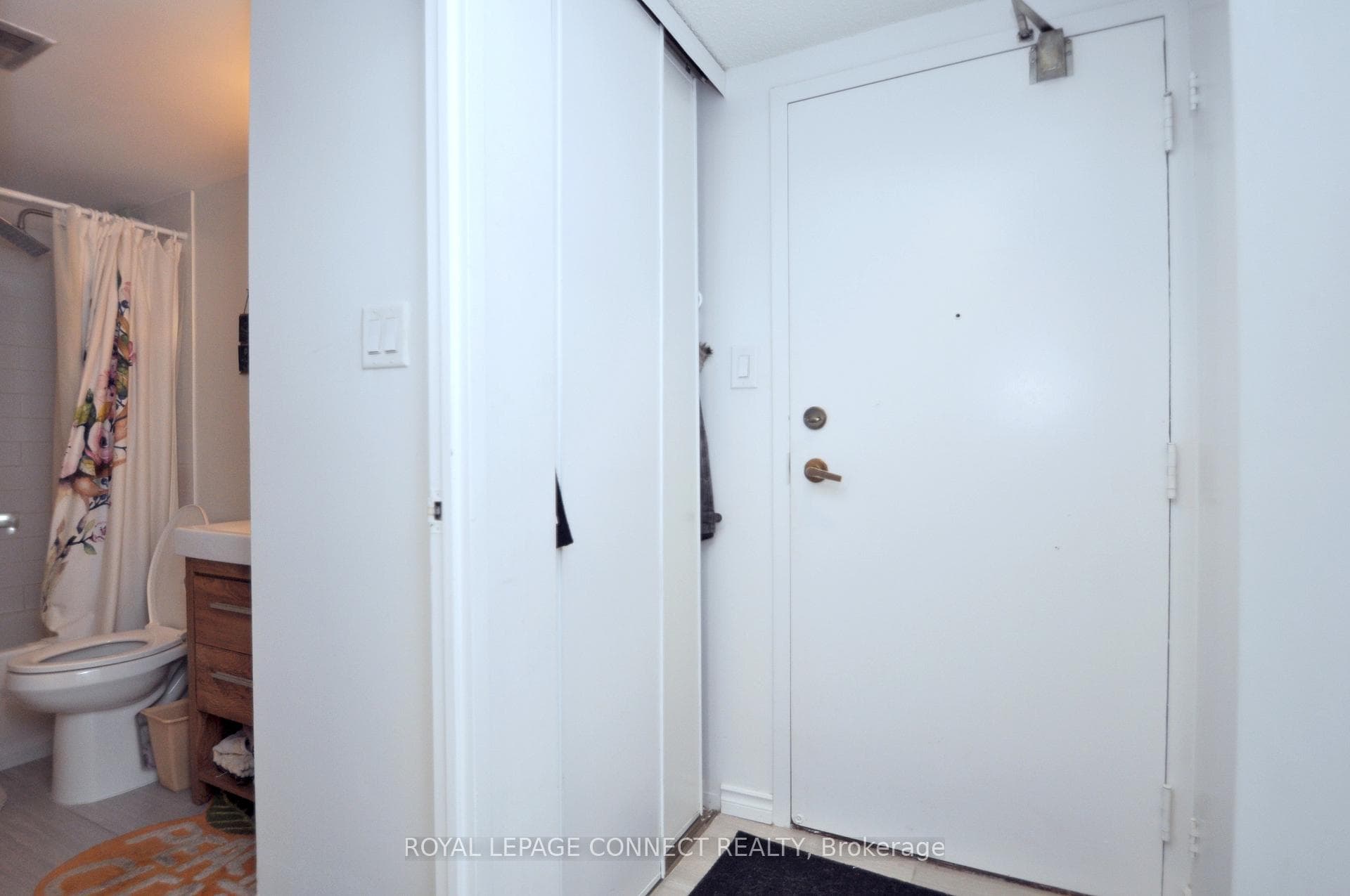 633 Bay Street Unit 1112 photo 11