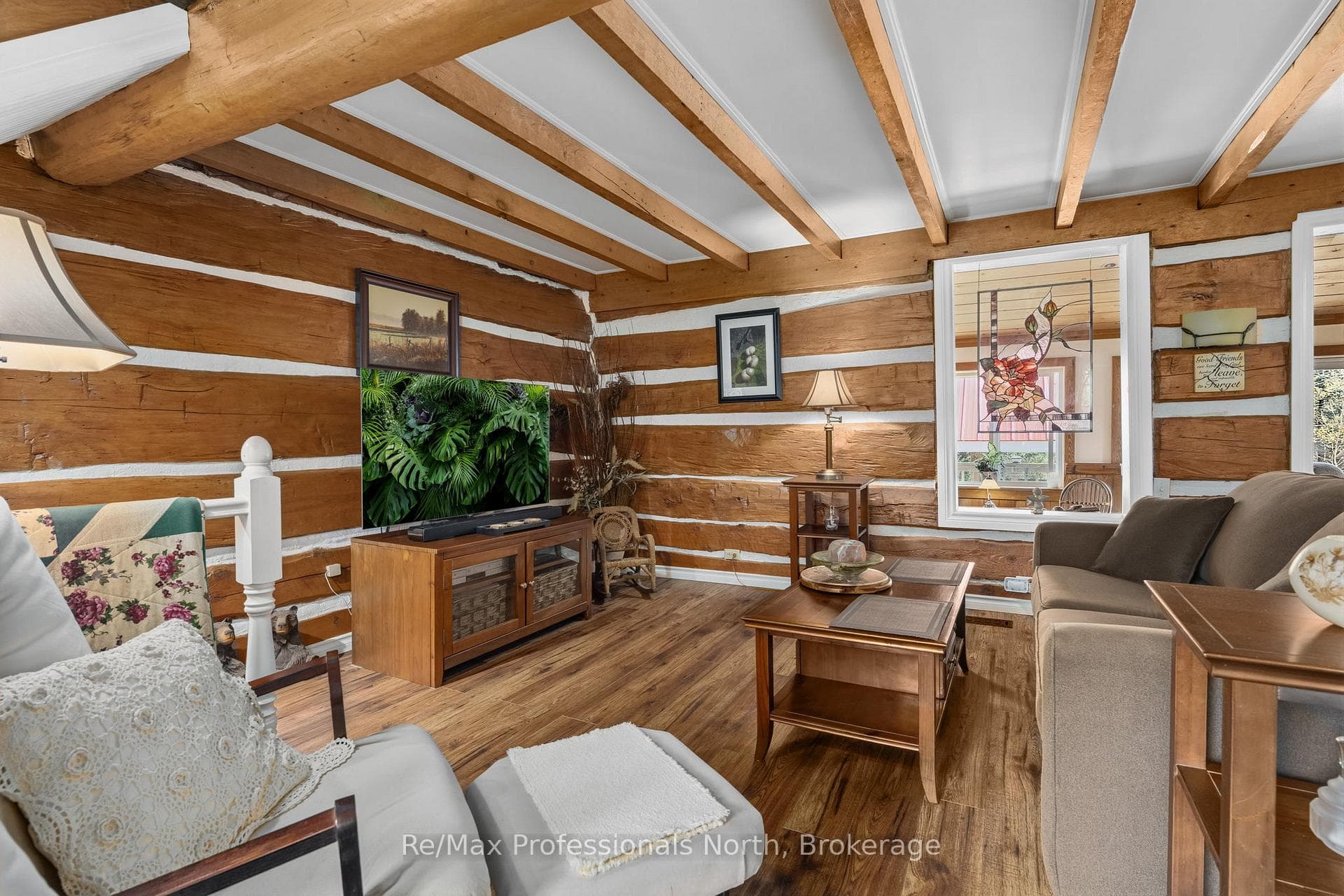 3569 Chetwynd Road photo 9
