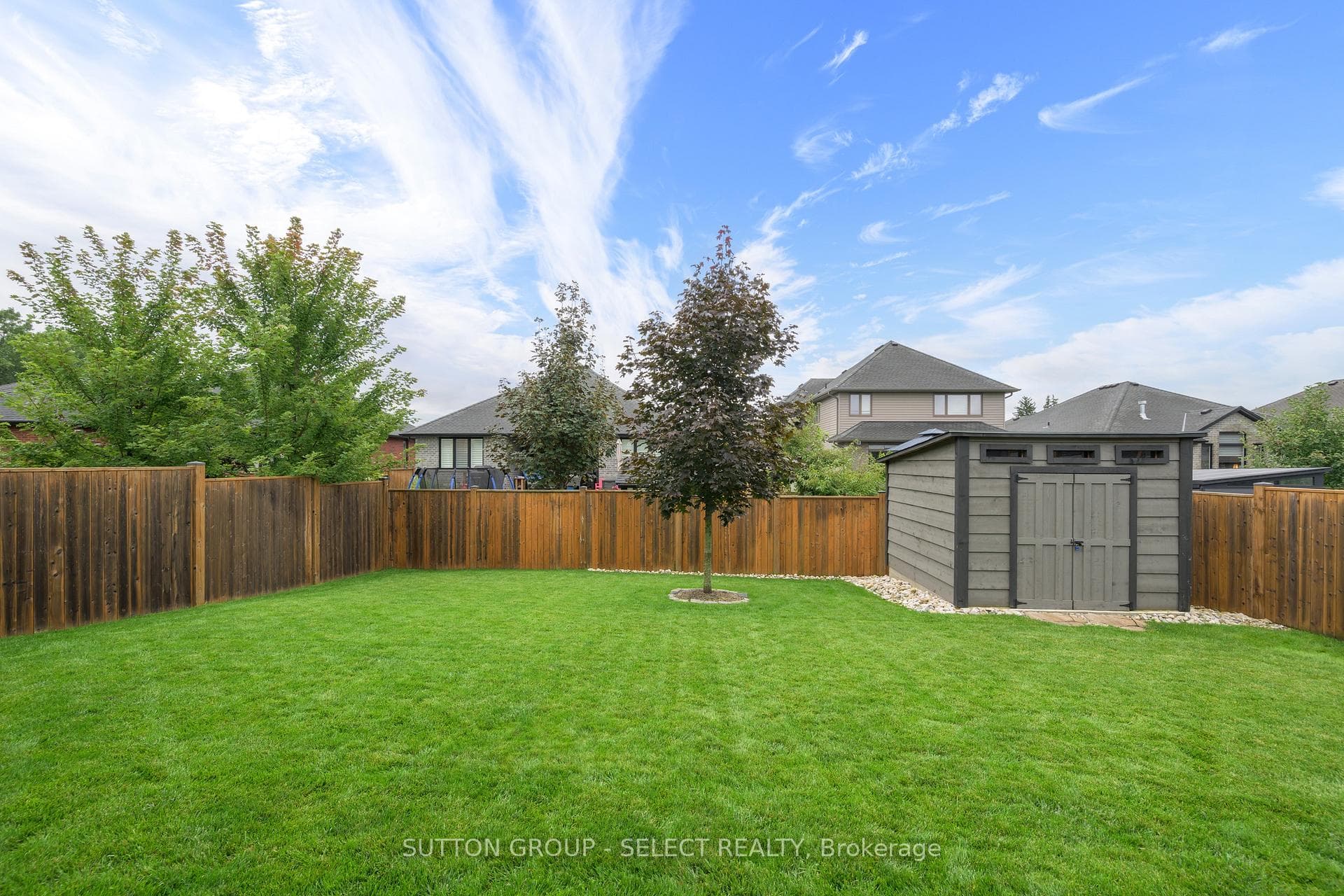 697 Barker Street photo 34