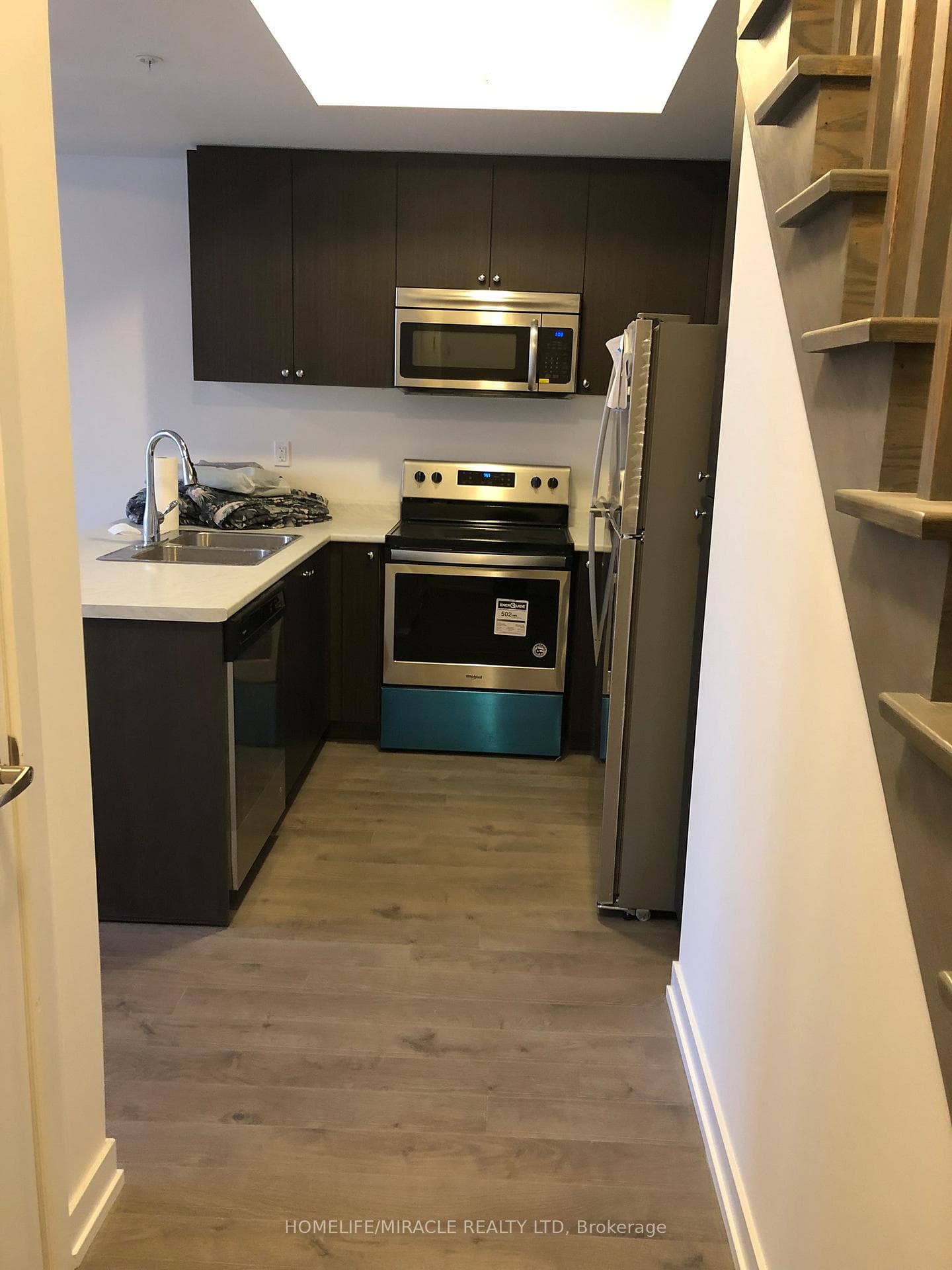 1555 Kingston Road Unit 202 photo 3