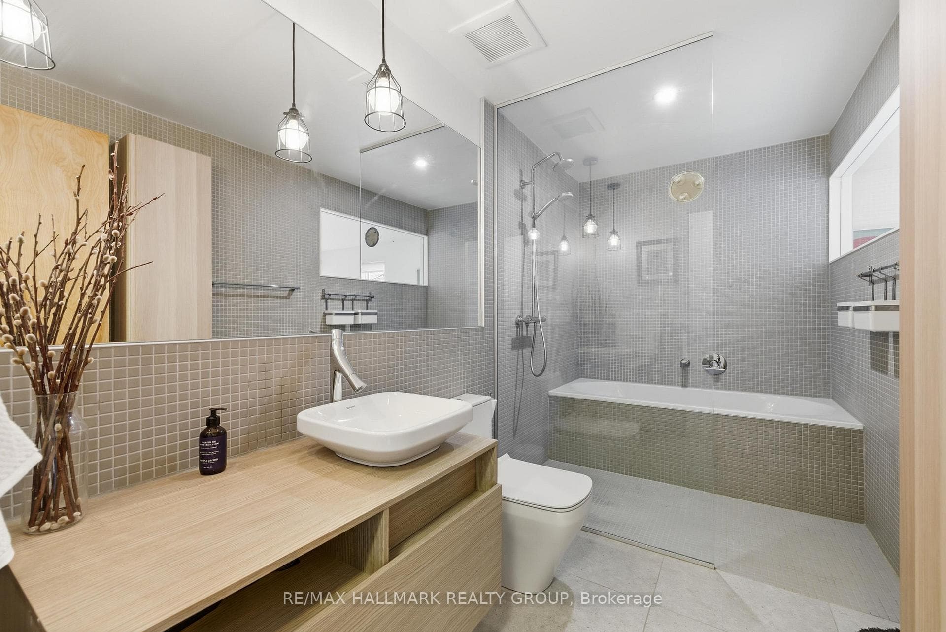 23 Helena Street Unit A photo 15