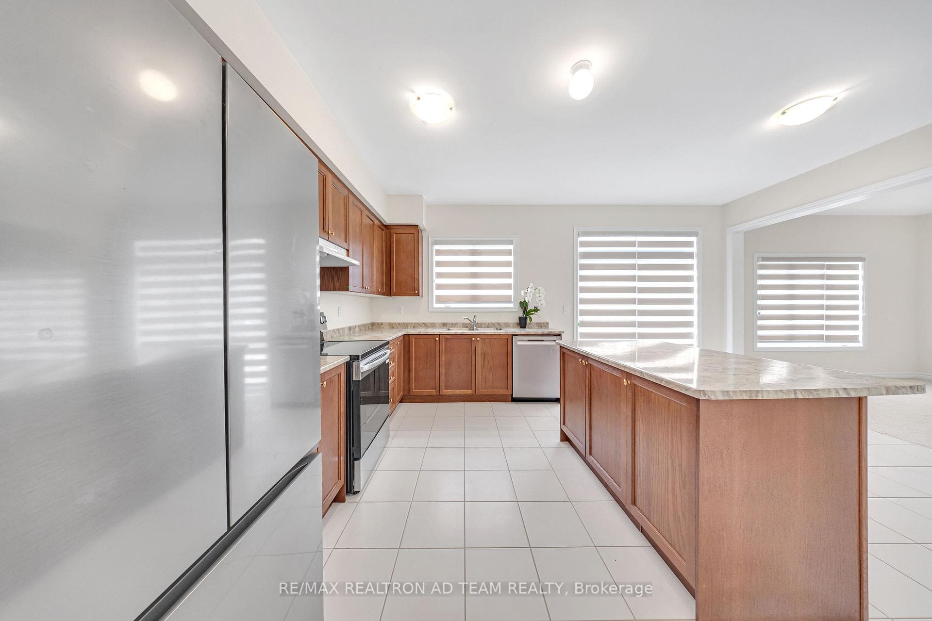 126 North Garden Boulevard photo 9