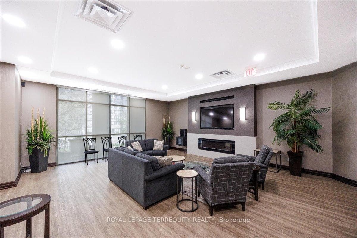 335 Rathburn Road Unit 2212 photo 32