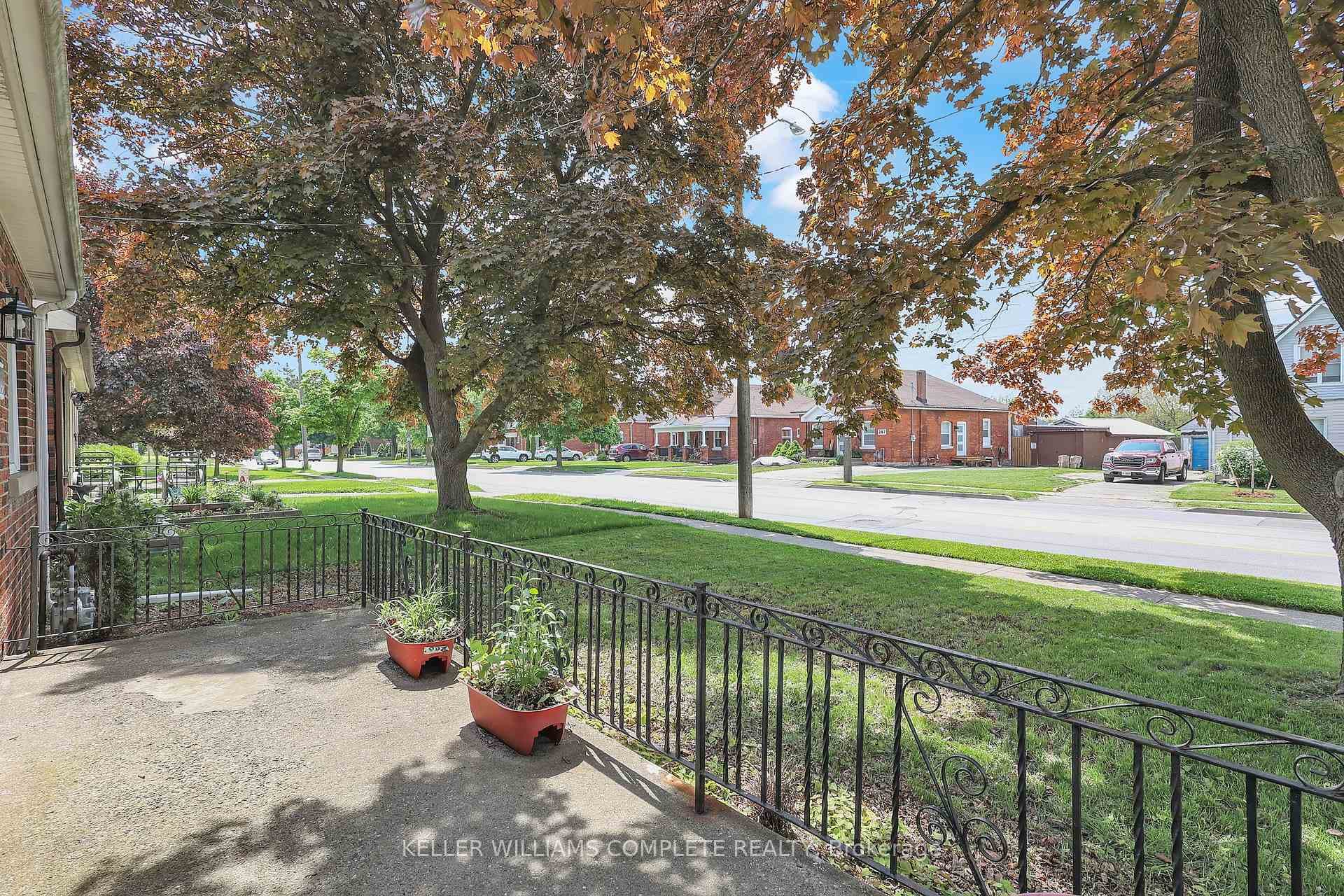 244 Erie Avenue photo 8
