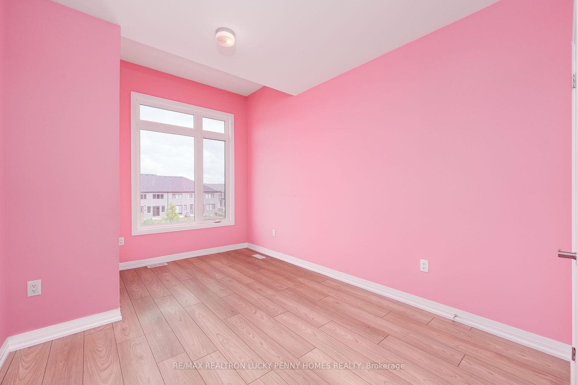 123 Schmeltzer Crescent photo 21