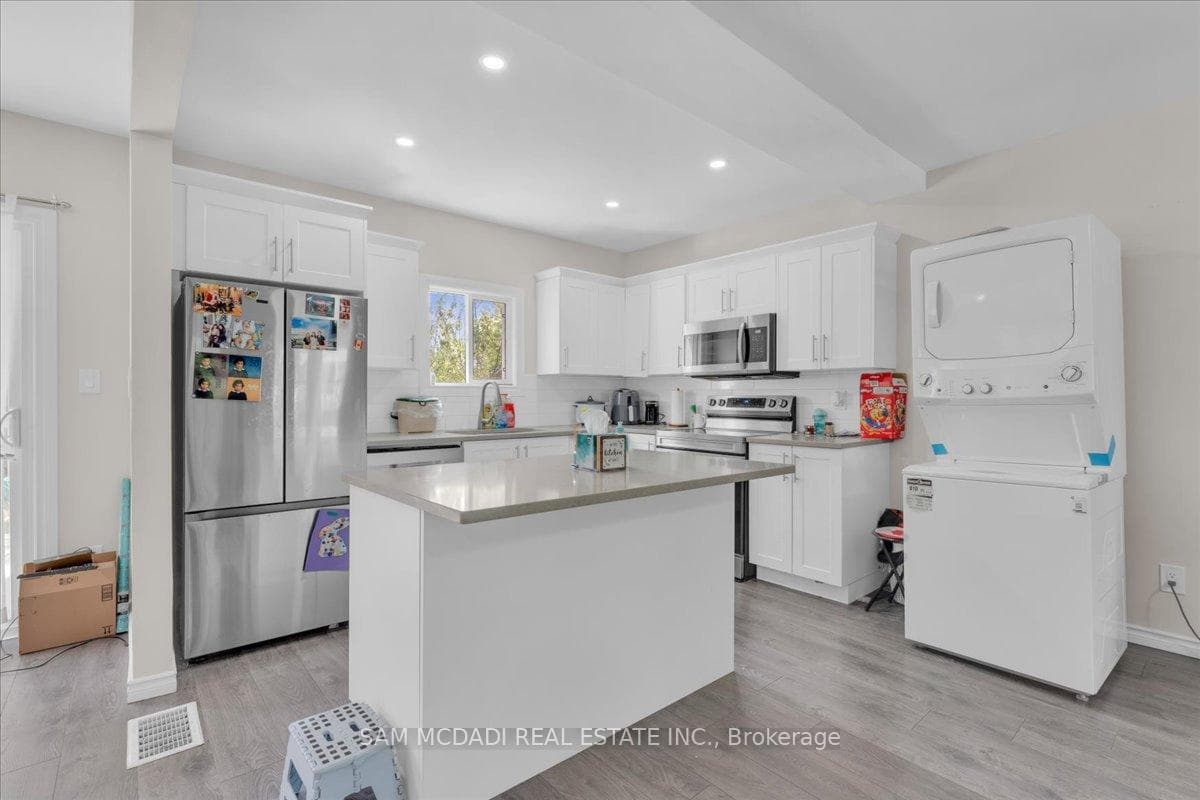 4088 Broughton Avenue photo 8