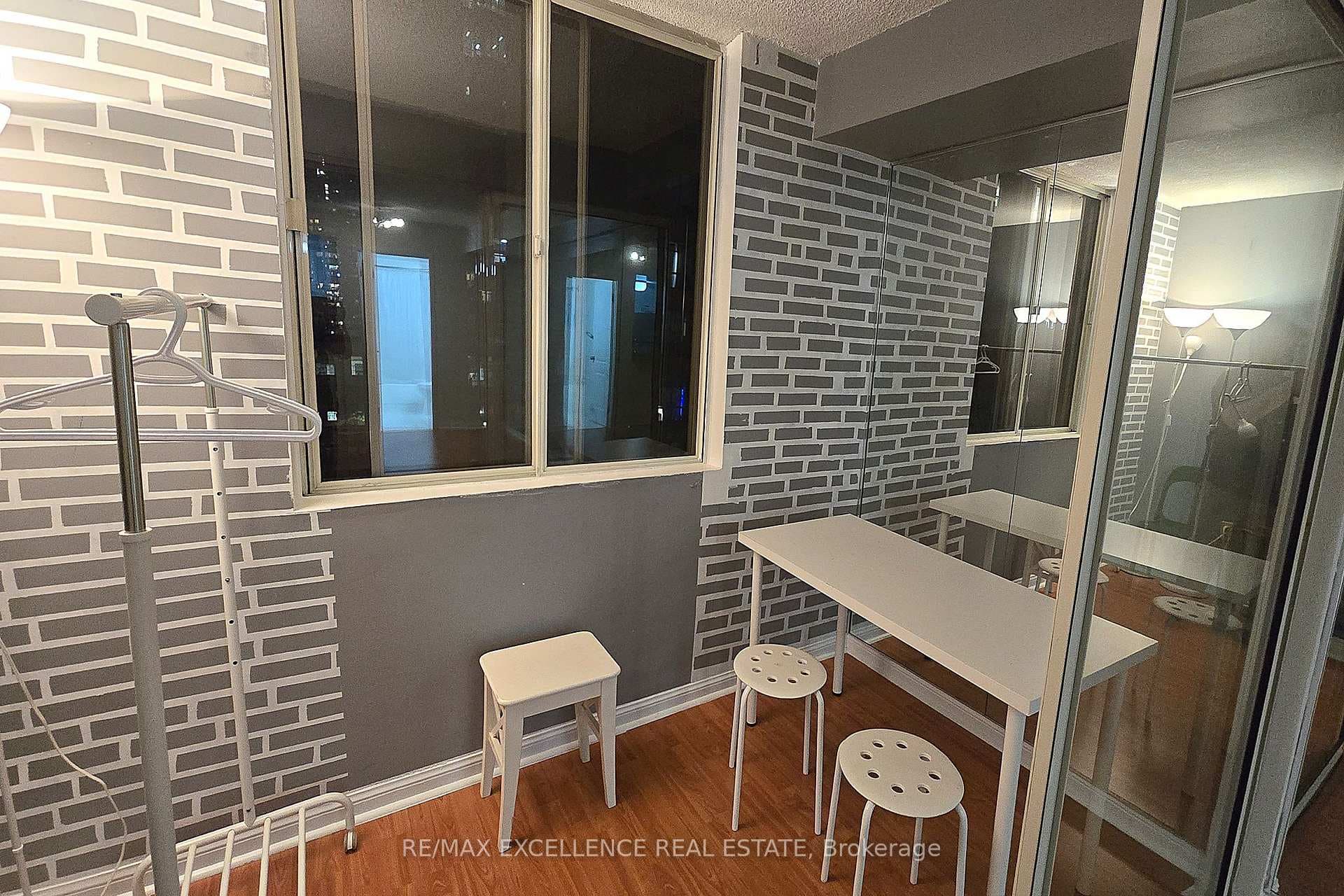 25 Grenville Street Unit 809 photo 10