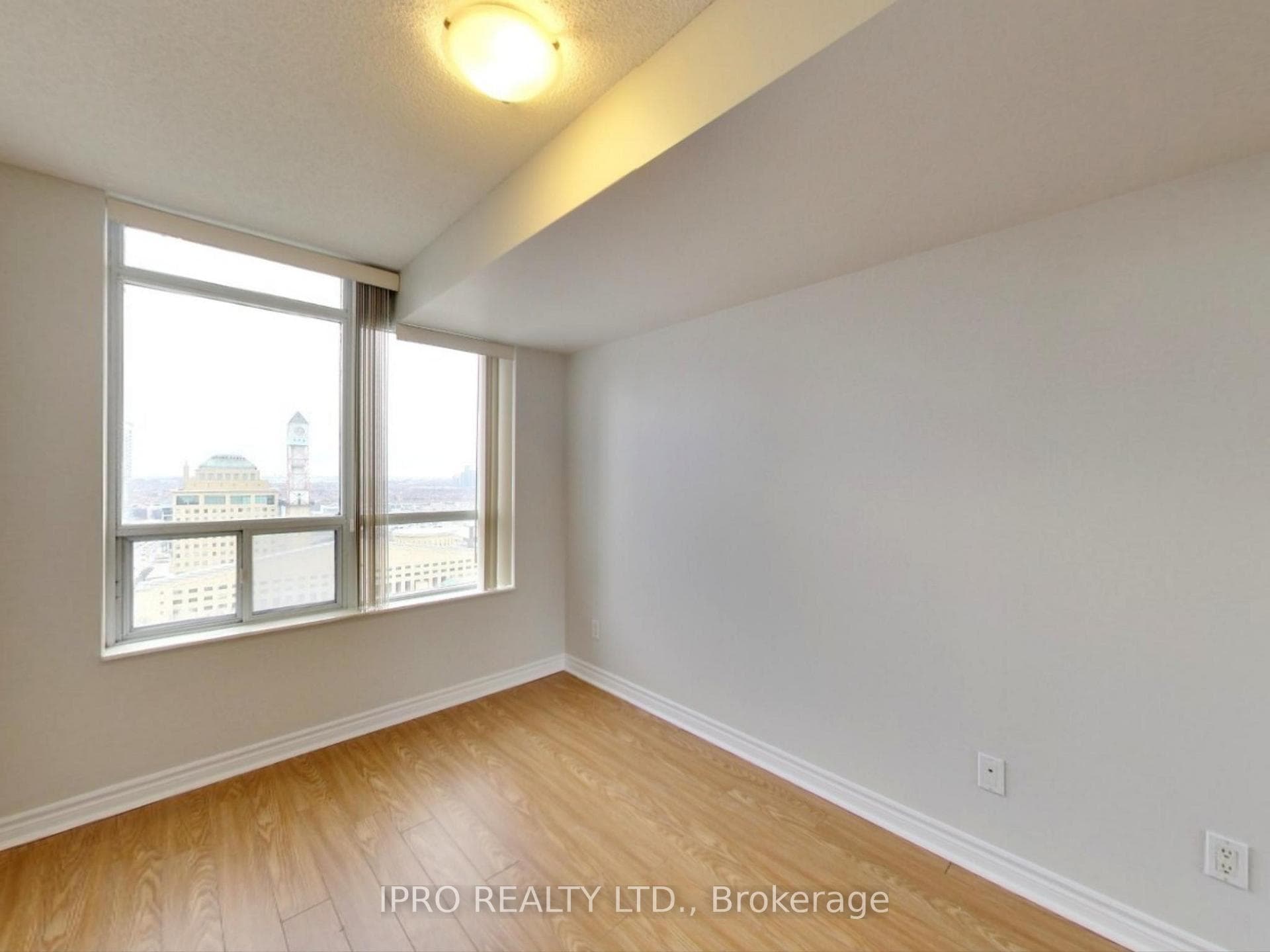 310 Burnhamthorpe Road Unit 2403 photo 21
