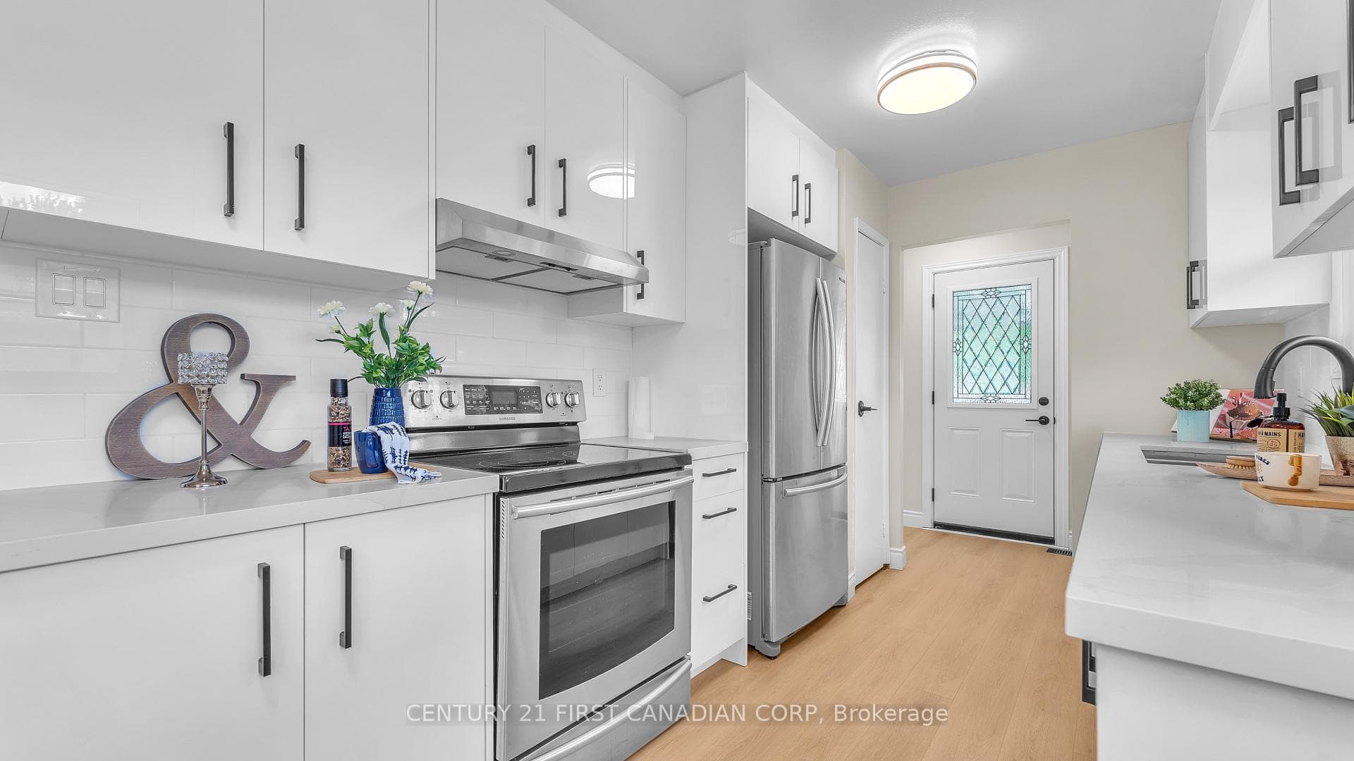 167 Carlyle Drive photo 4