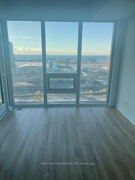 135 East Liberty Street Unit 1102 photo 7