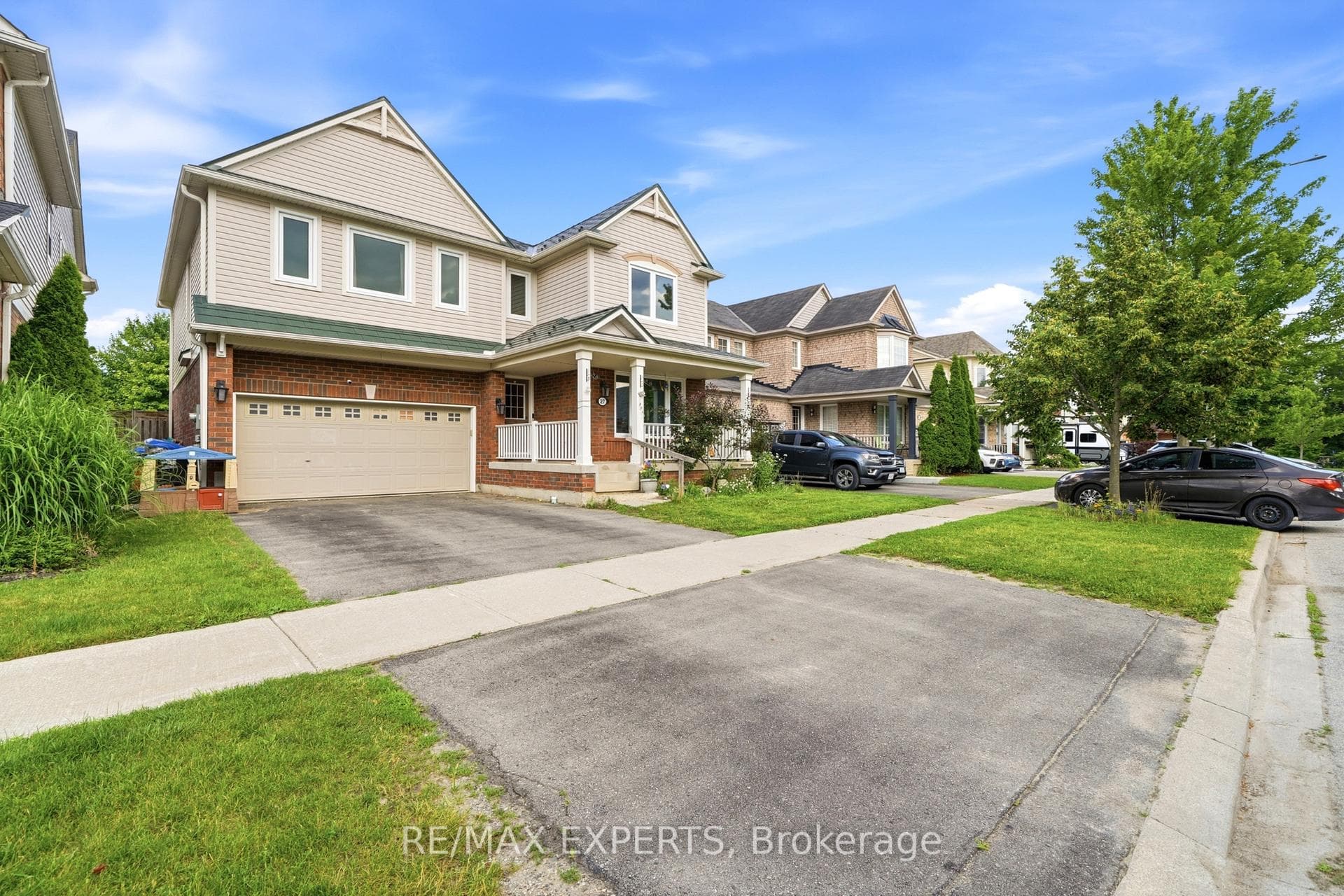 27 Kidd Crescent photo 2