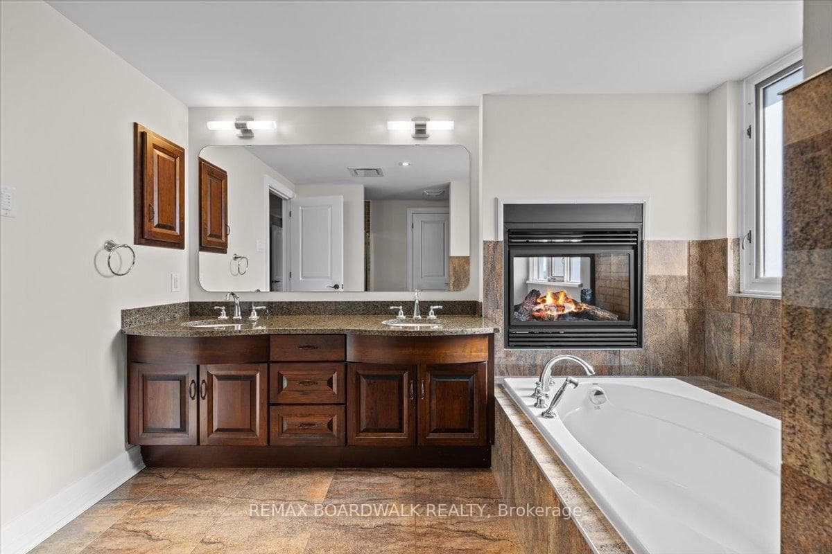 320 Mcleod Street Unit #PH804 photo 33